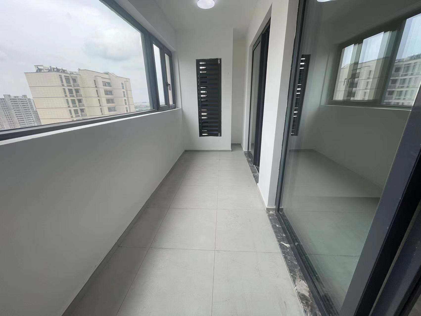 卓越华宸世纪025地块 3室2厅2卫 102m&sup2;