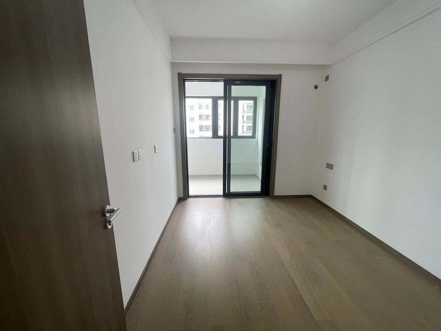 卓越华宸世纪025地块 3室2厅2卫 102m&sup2;