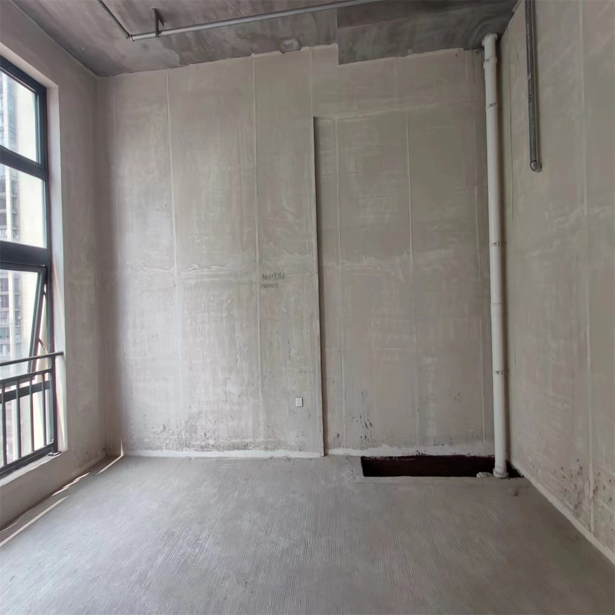 鸿运大厦 1室1厅1卫 50m²