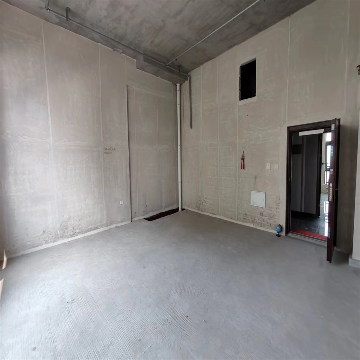 鸿运大厦 1室1厅1卫 50m²