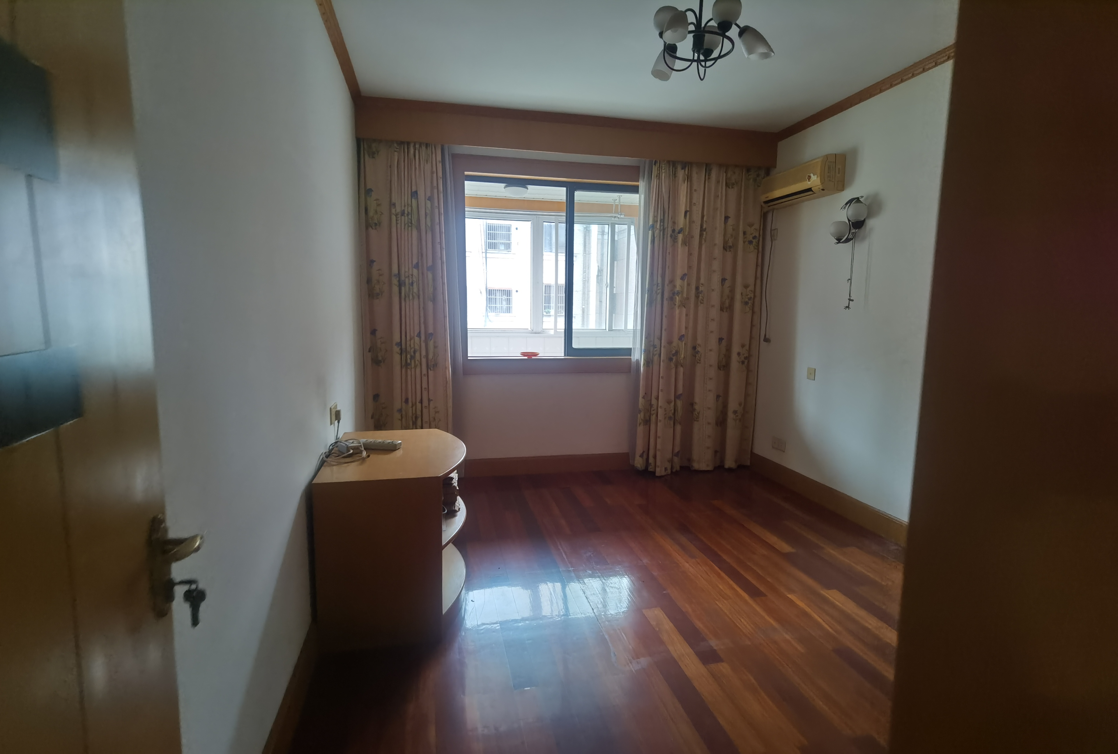 通州花苑 4室2厅2卫 138m&sup2;