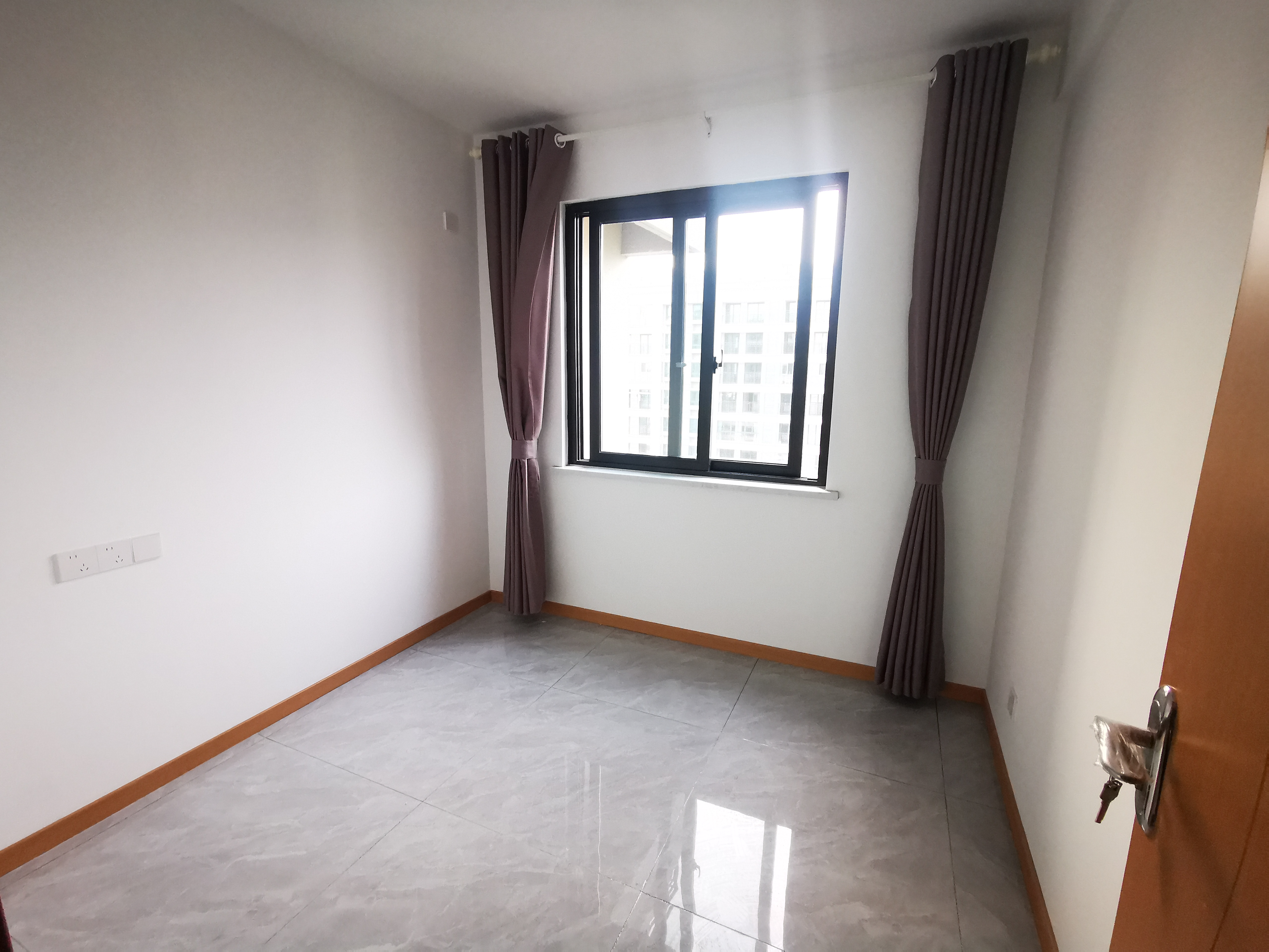 绿地江海图 3室2厅2卫 120m&sup2;