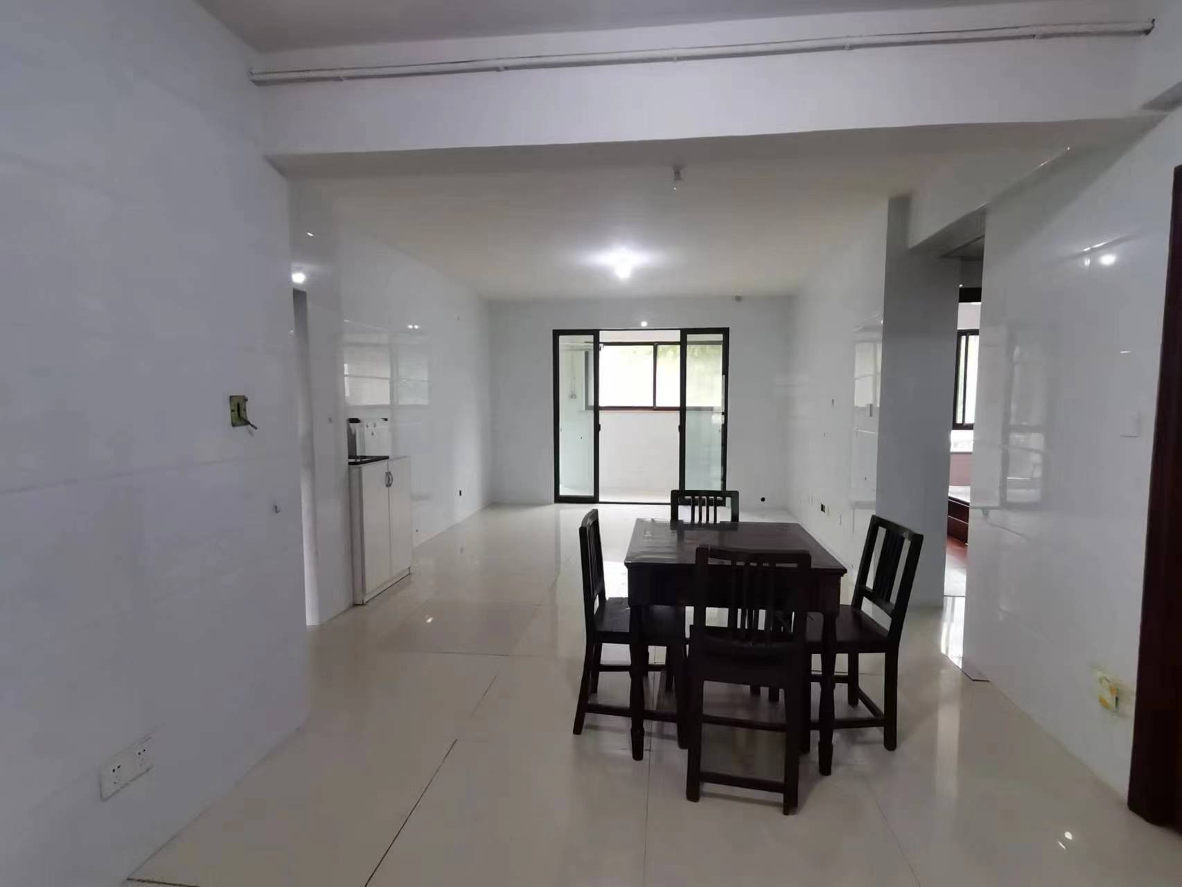水榭花城 3室2厅1卫 94m&sup2;