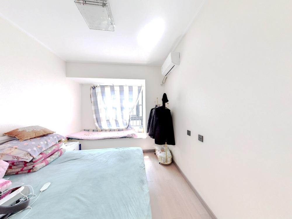 万科翡翠东第 3室2厅2卫 130.42m&sup2;
