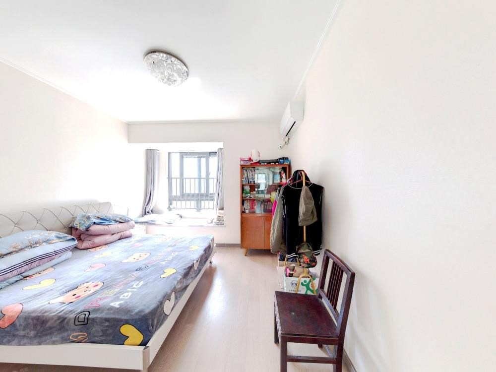 万科翡翠东第 3室2厅2卫 130.42m&sup2;