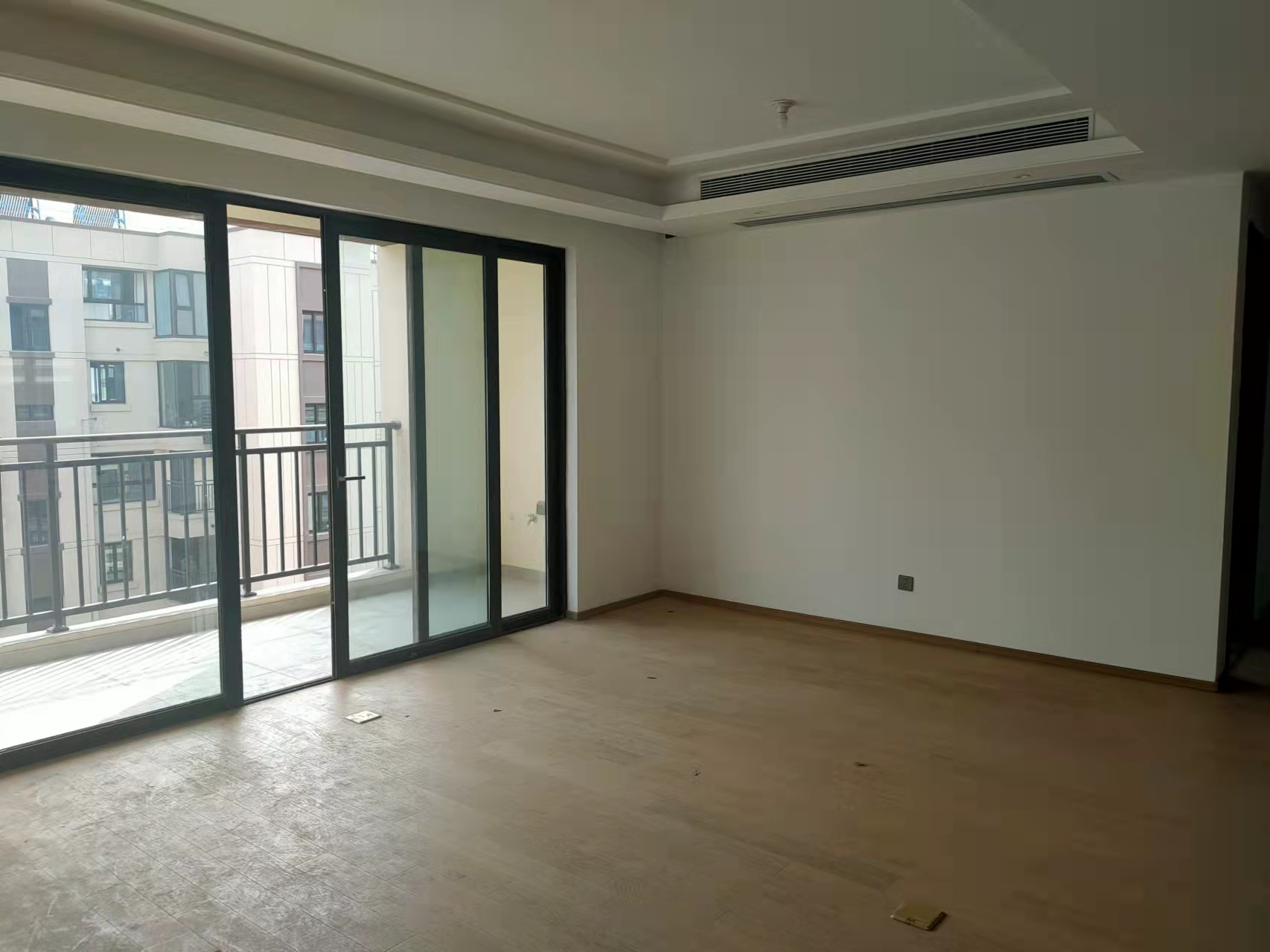 春风南岸东园 4室2厅3卫 167m&sup2;