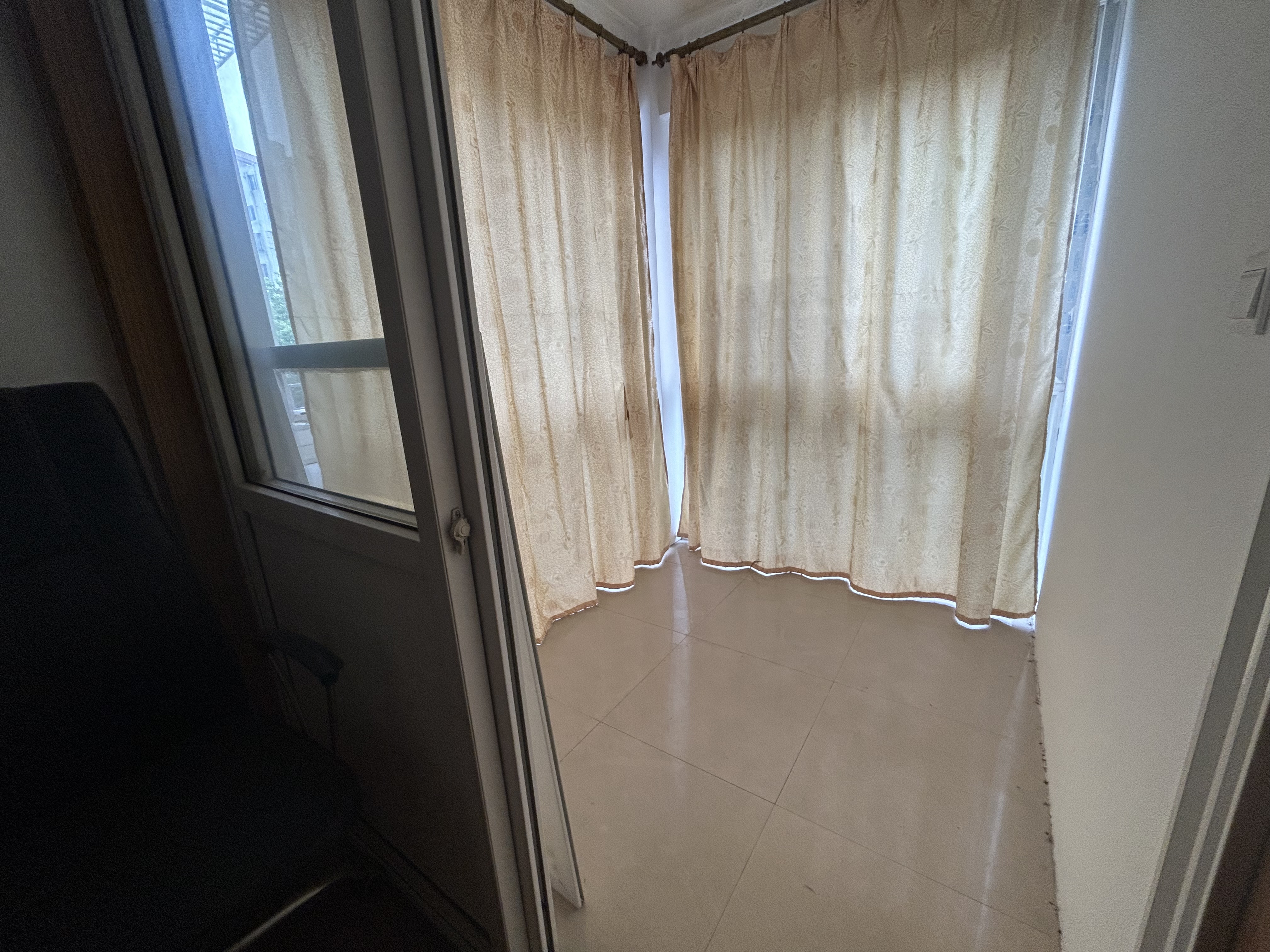 秀水华庭 4室2厅2卫 170.00m&sup2;