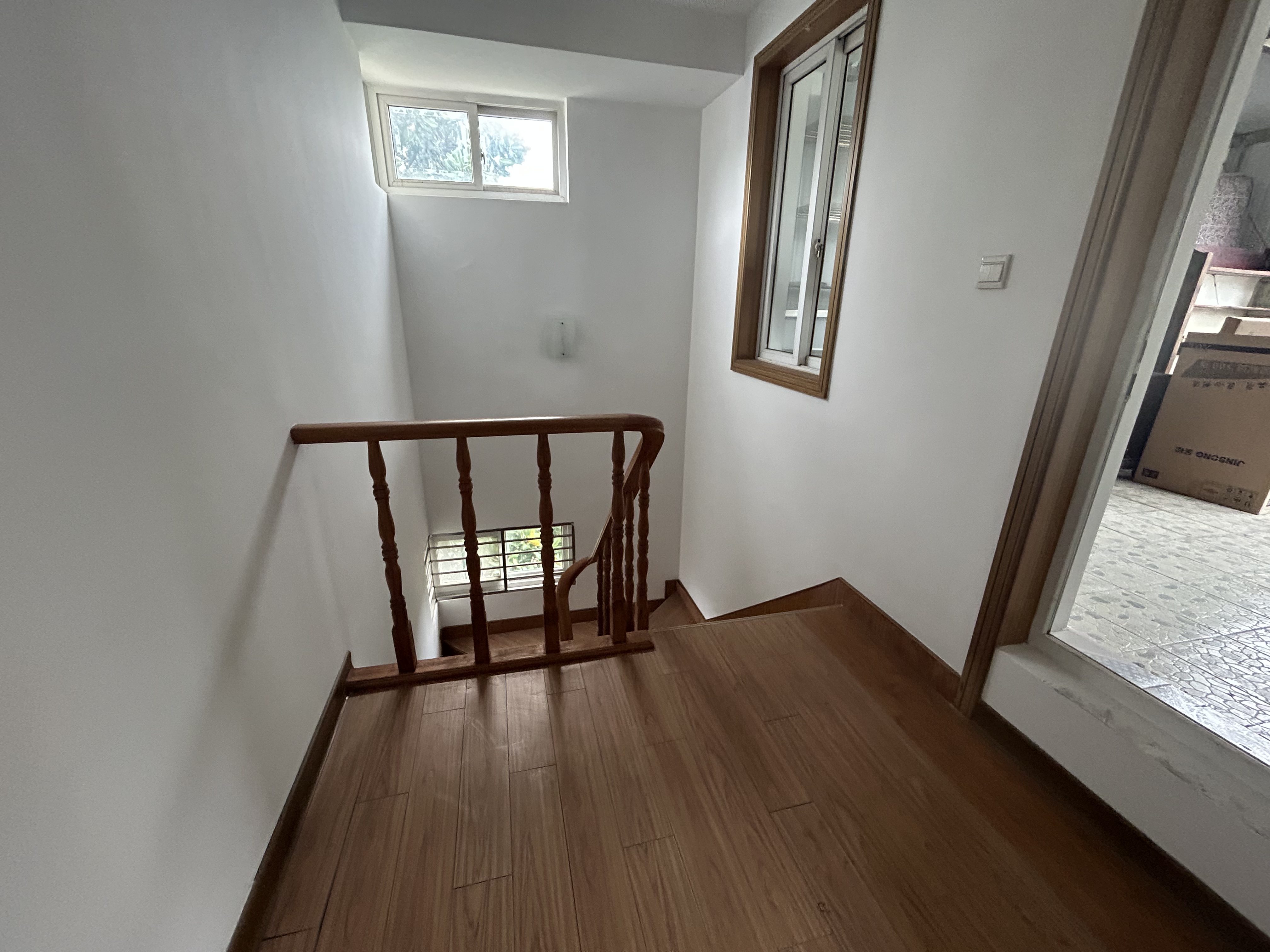 秀水华庭 4室2厅2卫 170.00m&sup2;