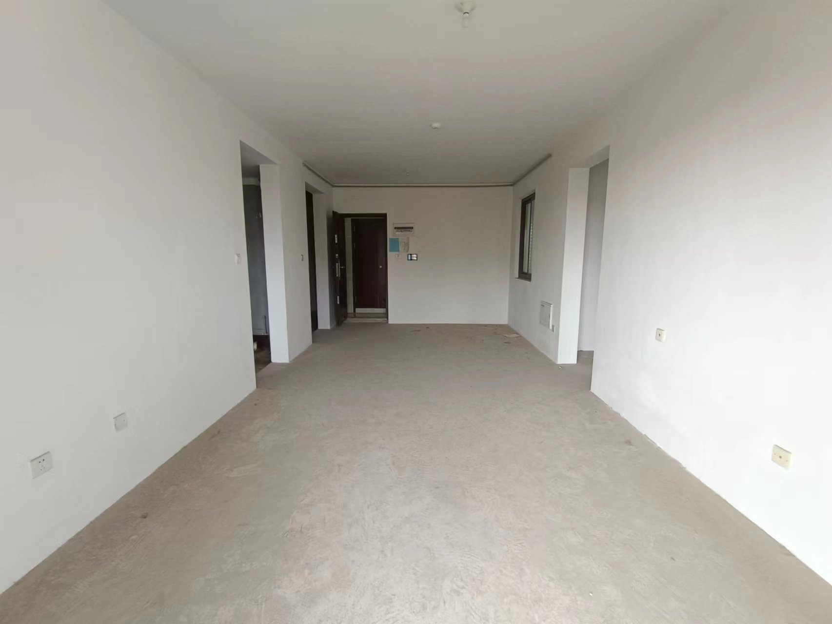皇家花园北区 3室2厅2卫 133m&sup2;