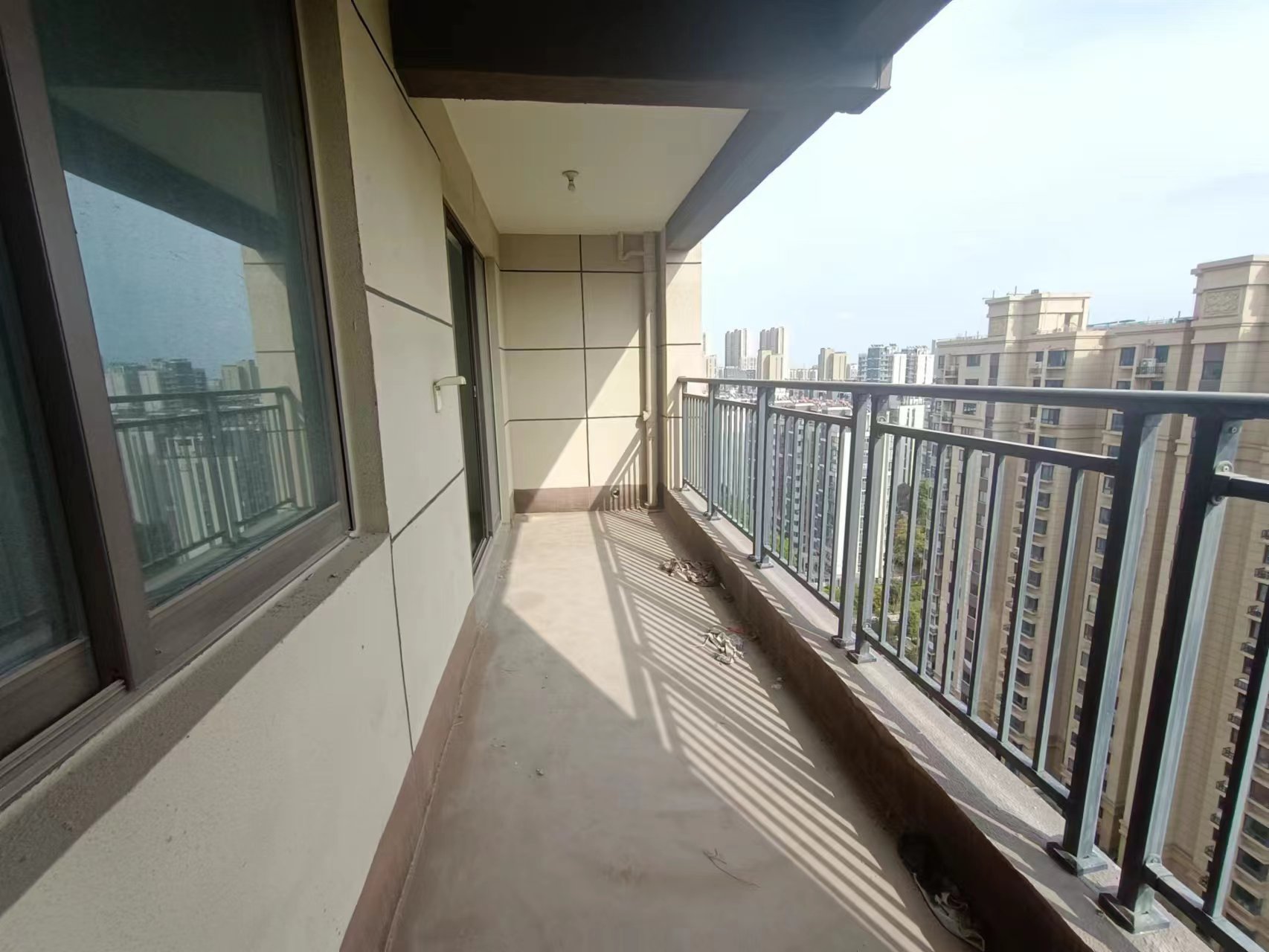 皇家花园北区 3室2厅2卫 133m&sup2;