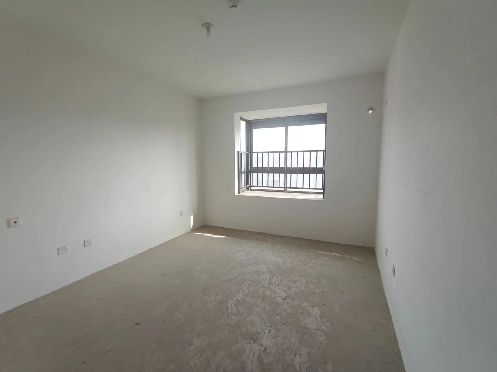 皇家花园北区 3室2厅2卫 133m&sup2;