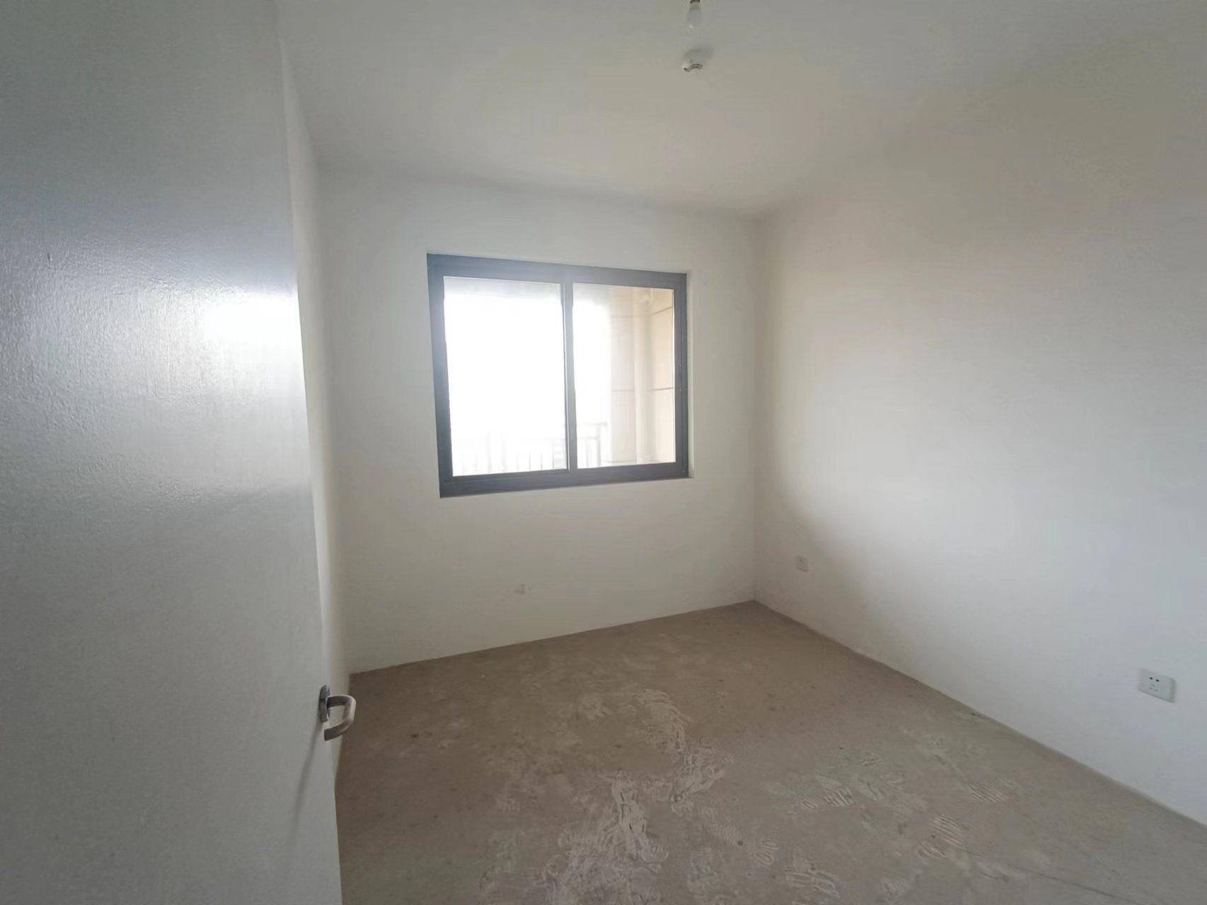 皇家花园北区 3室2厅2卫 133m&sup2;