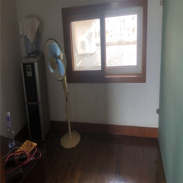 东昇花园 4室2厅2卫 134m&sup2;