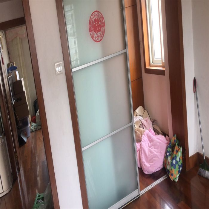 东昇花园 4室2厅2卫 134m&sup2;
