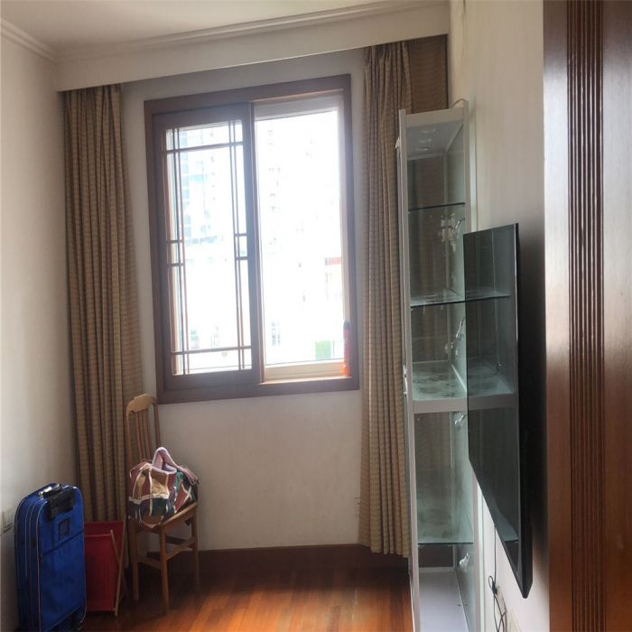 东昇花园 4室2厅2卫 134m&sup2;