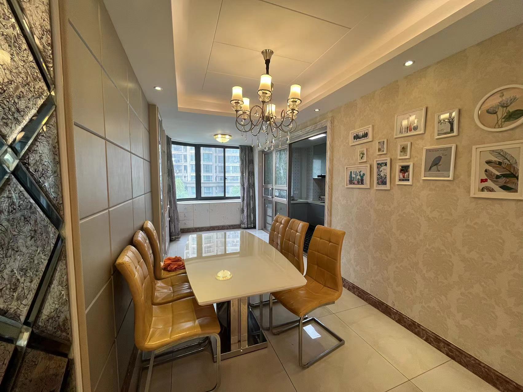 金色城品 3室2厅2卫 125.00m&sup2;