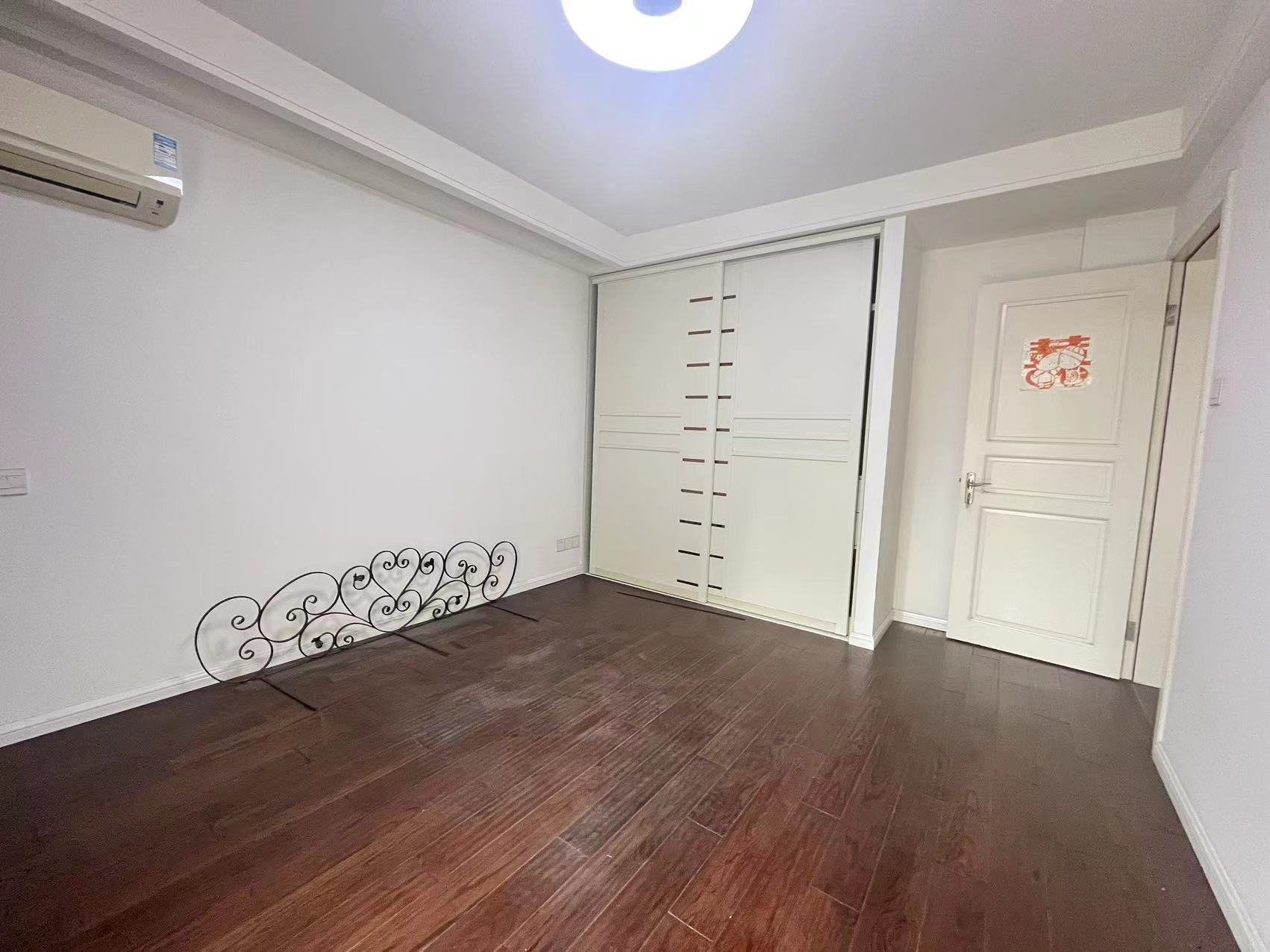 天翔公寓 3室2厅1卫 110.00m&sup2;