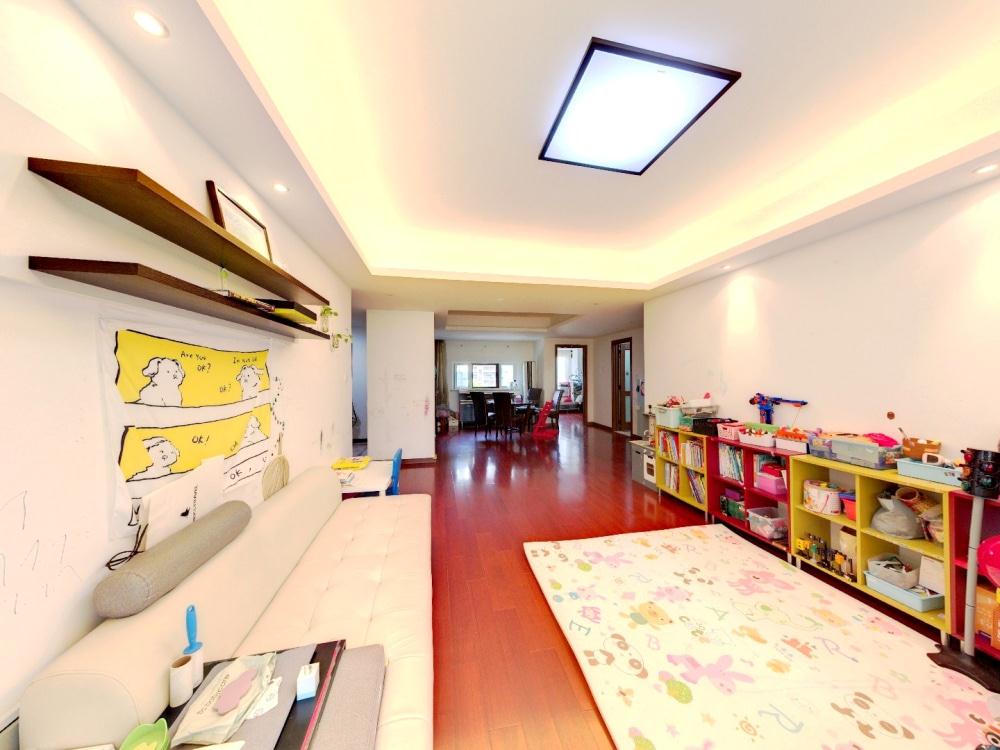万科金域蓝湾 3室2厅2卫 140m&sup2;