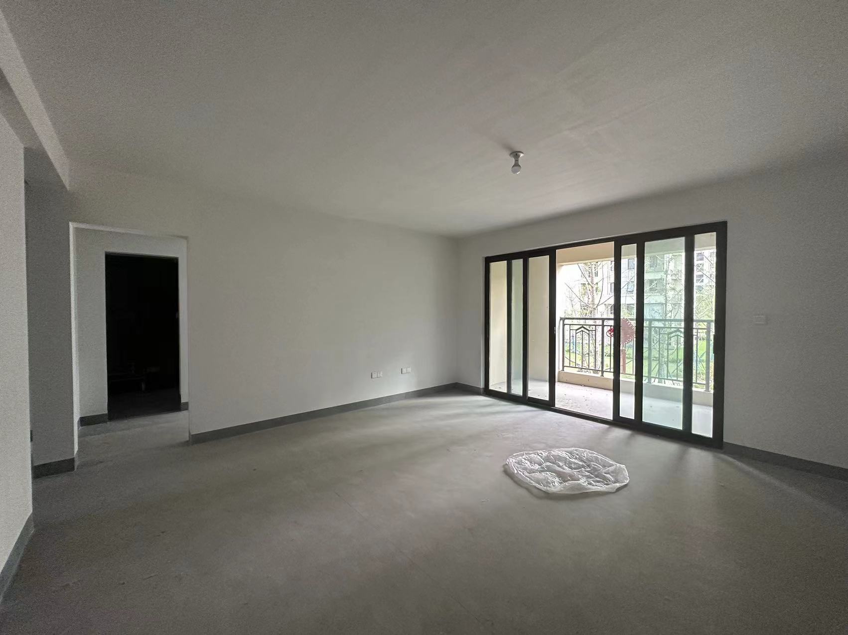 招商新城雍景湾 3室2厅1卫 117m&sup2;