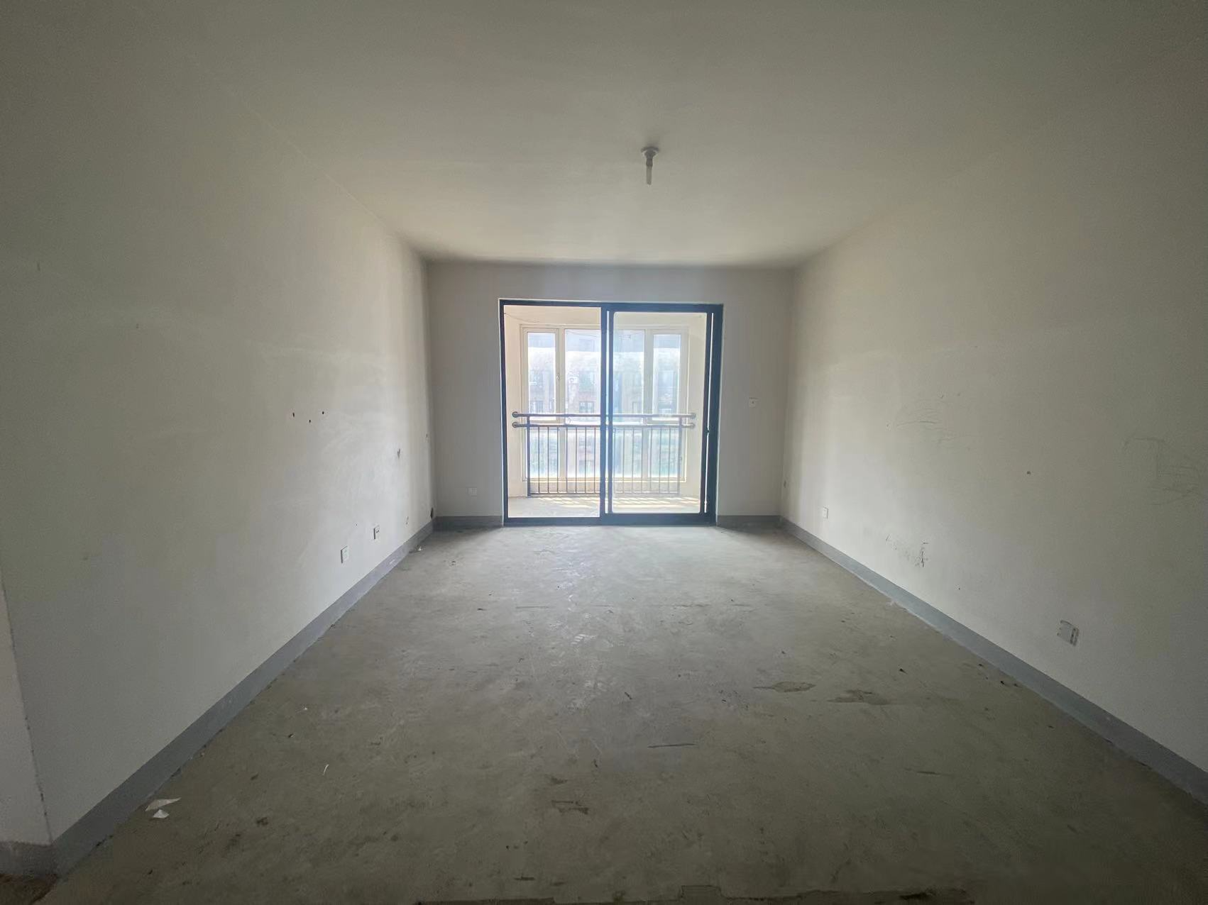 城市嘉苑 3室2厅1卫 135m&sup2;