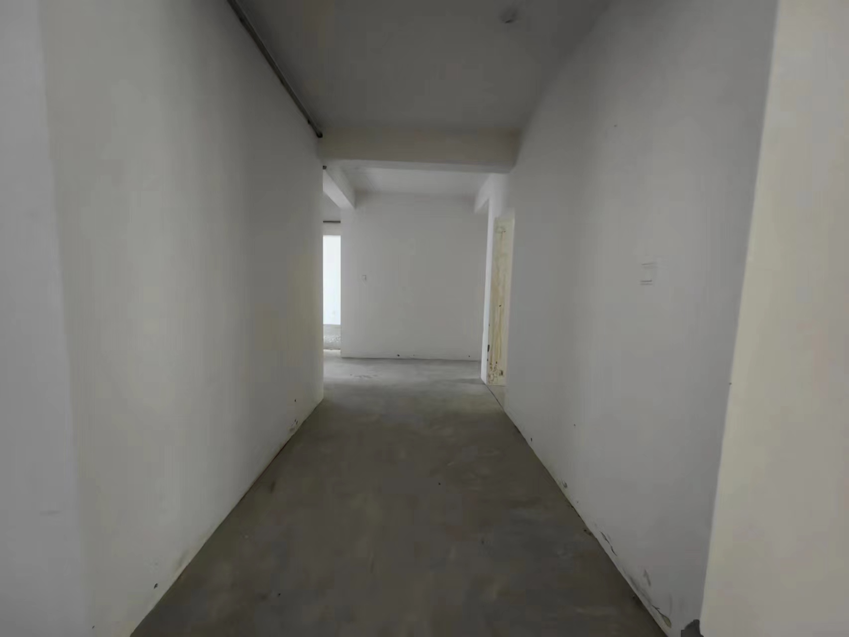 城市嘉苑 4室2厅2卫 200.00m&sup2;大平层带院子出租