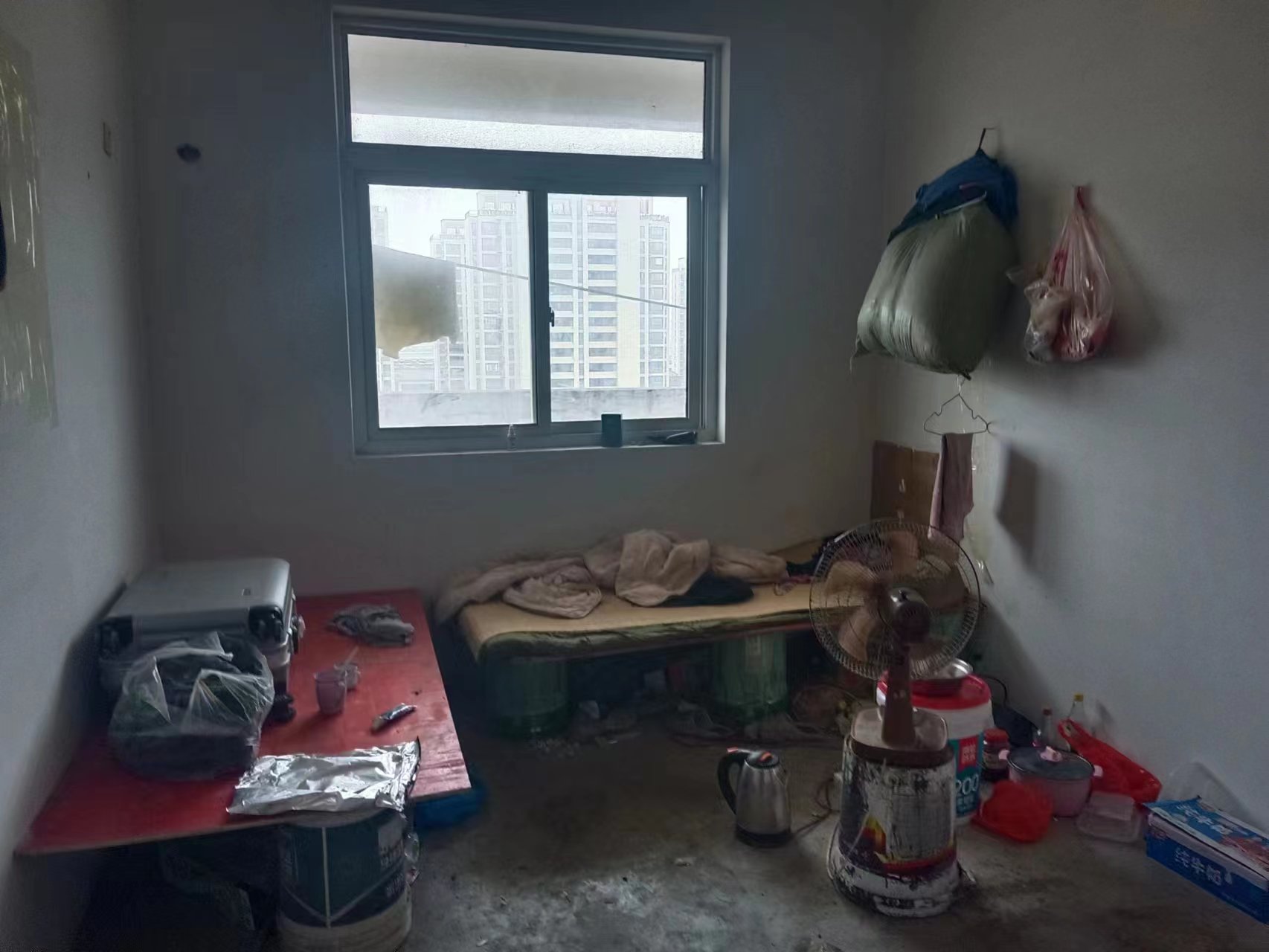 金桥花园 4室2厅2卫 132m&sup2;
