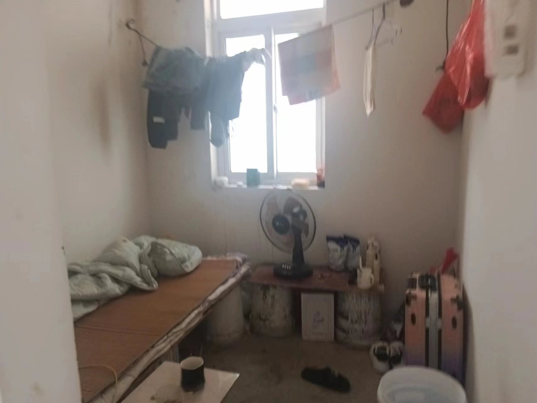 金桥花园 4室2厅2卫 132m&sup2;