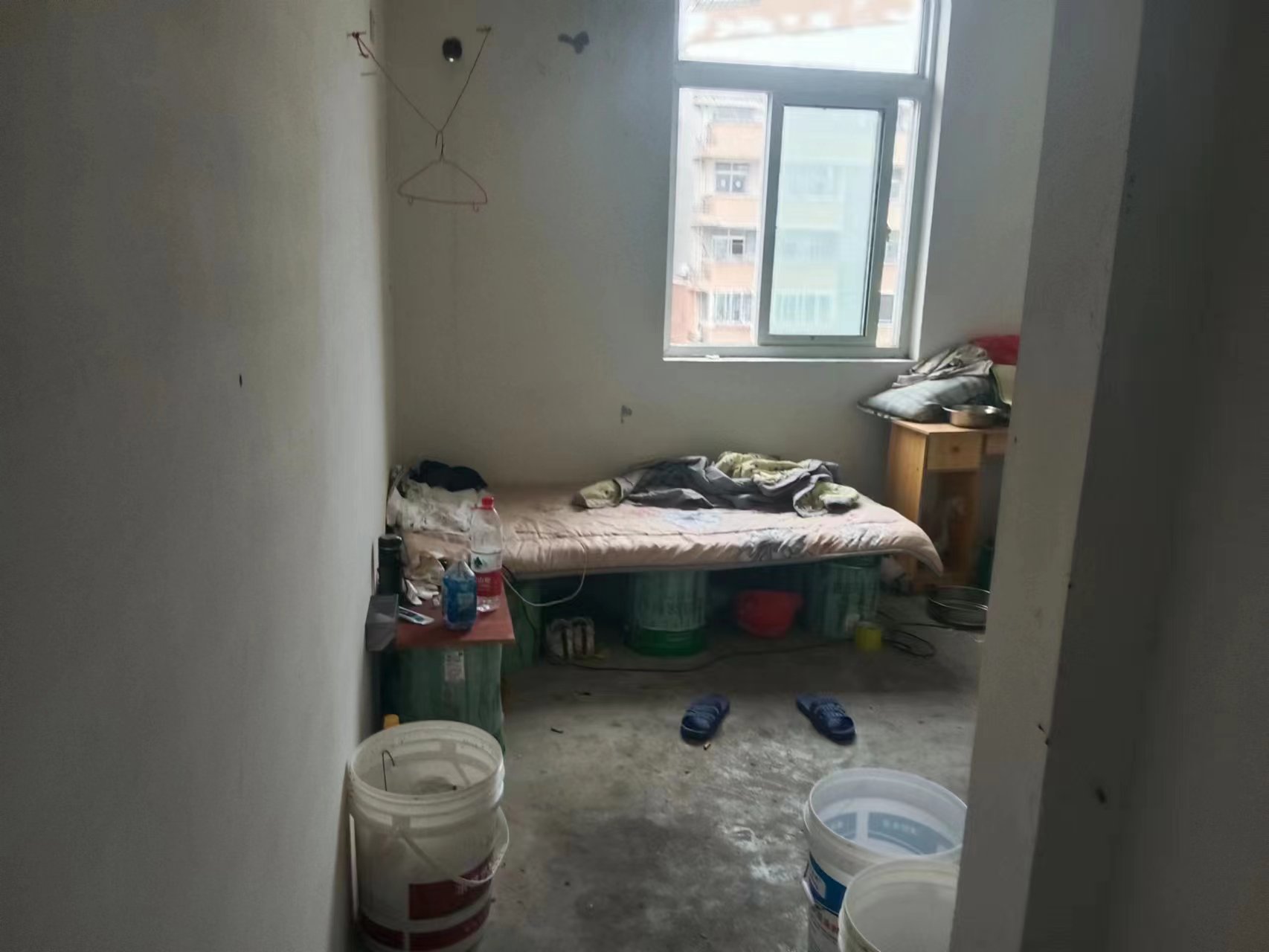 金桥花园 4室2厅2卫 132m&sup2;