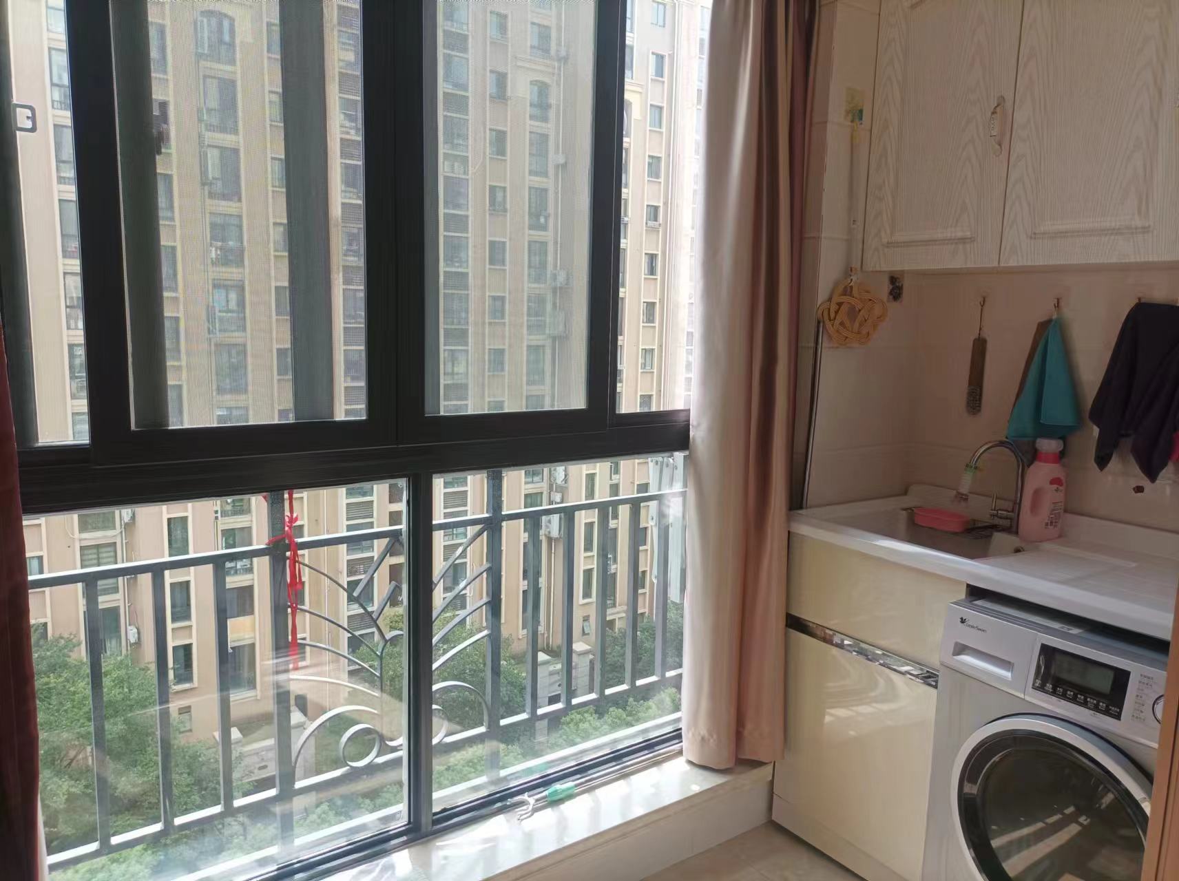 德诚&middot;翰景园 3室厅卫 90m&sup2;