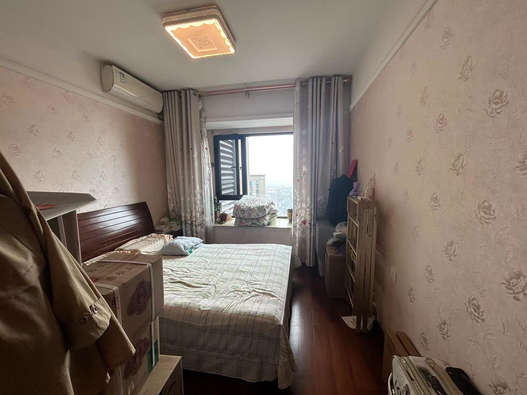 万科濠河传奇 4室2厅2卫 143.7m&sup2;