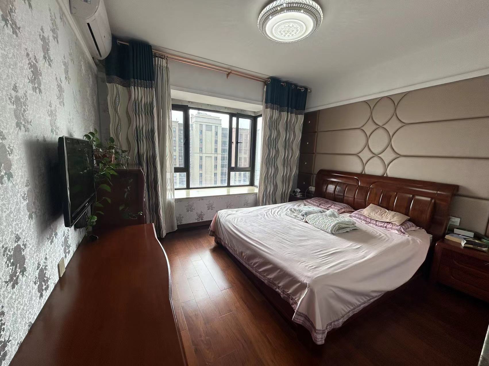 万科濠河传奇 4室2厅2卫 143.7m&sup2;
