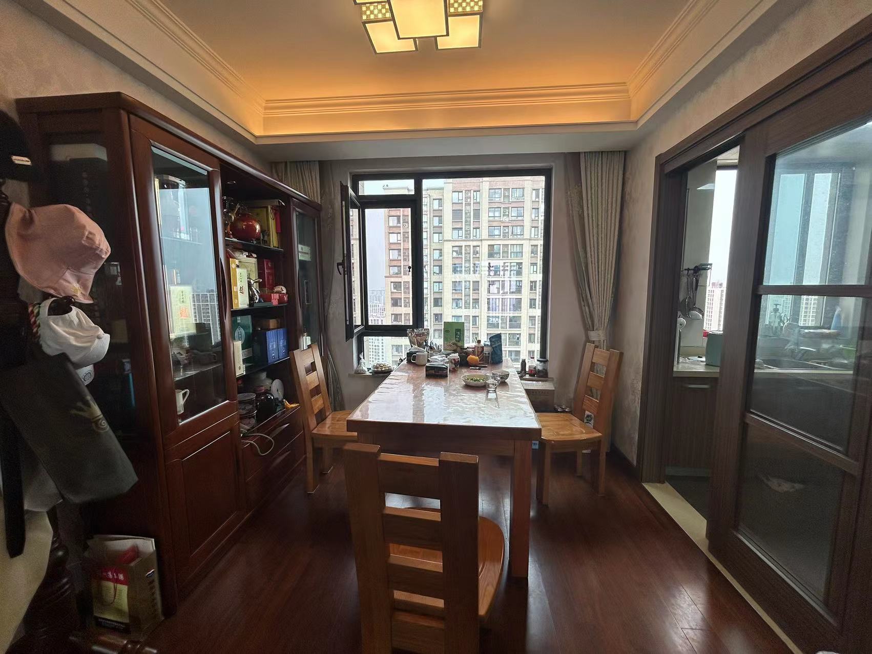 万科濠河传奇 4室2厅2卫 143.7m&sup2;