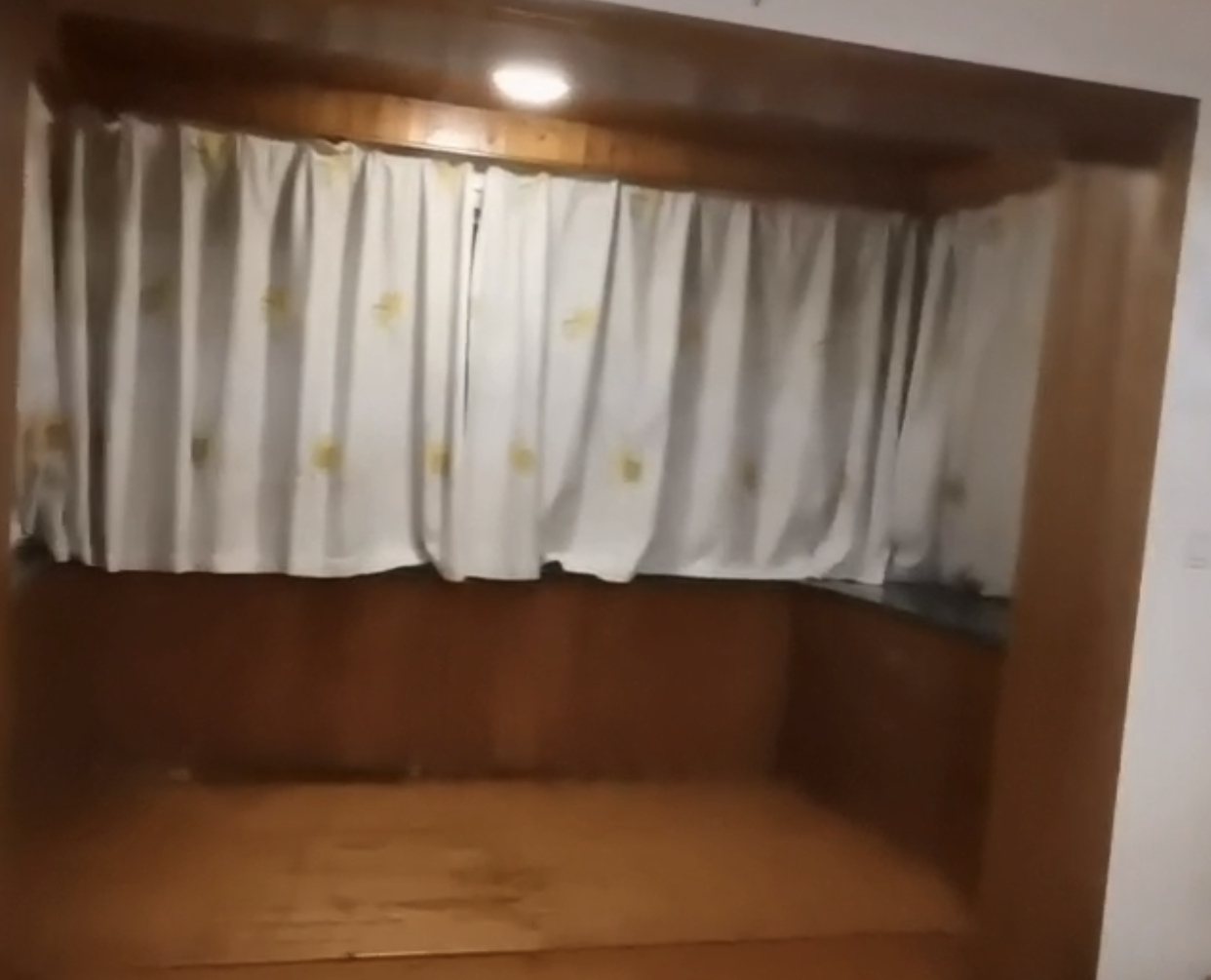 起凤园 2室1厅1卫 64.8m&sup2;
