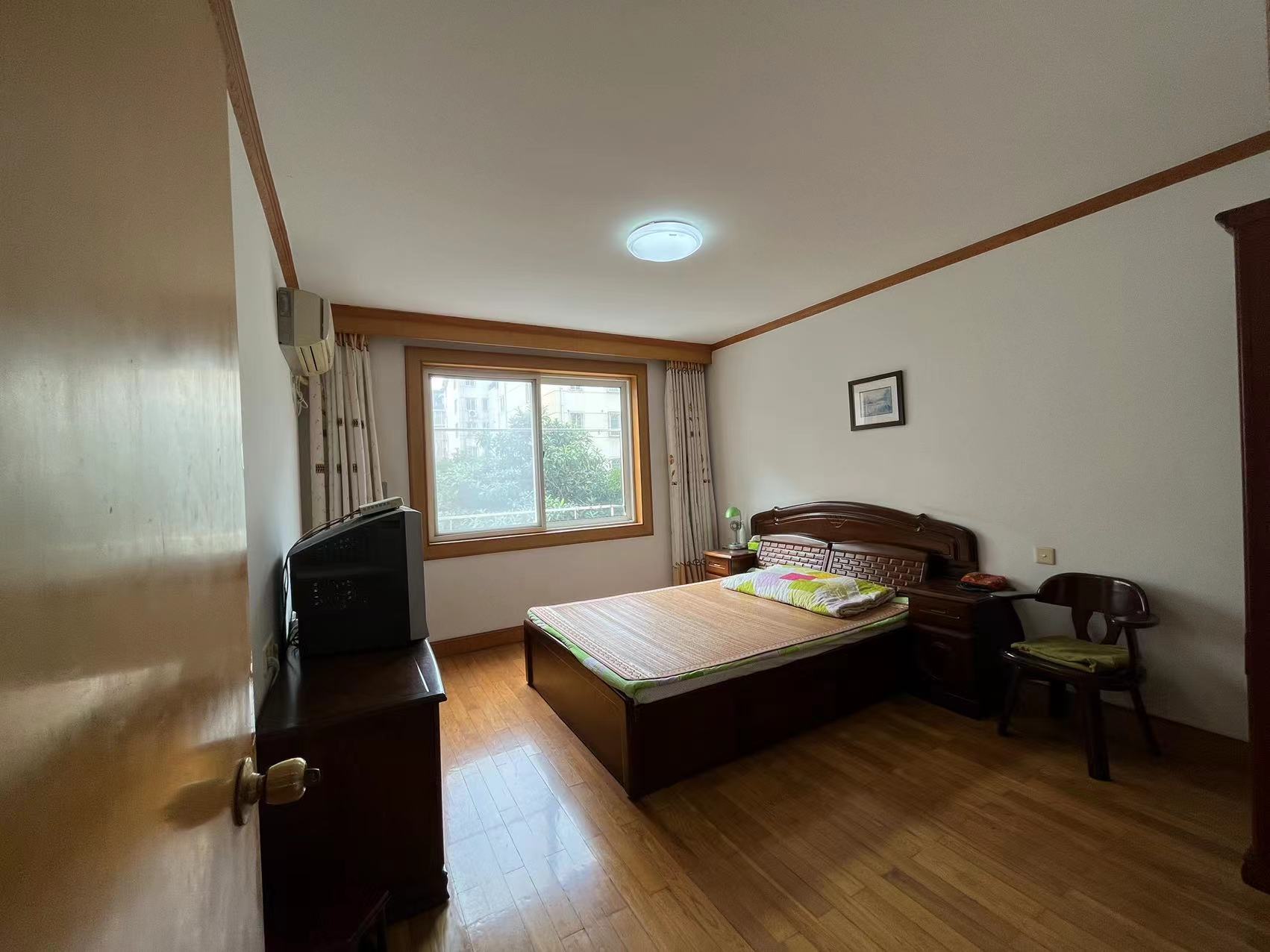 光明东村一期 3室2厅2卫 132.50m&sup2;