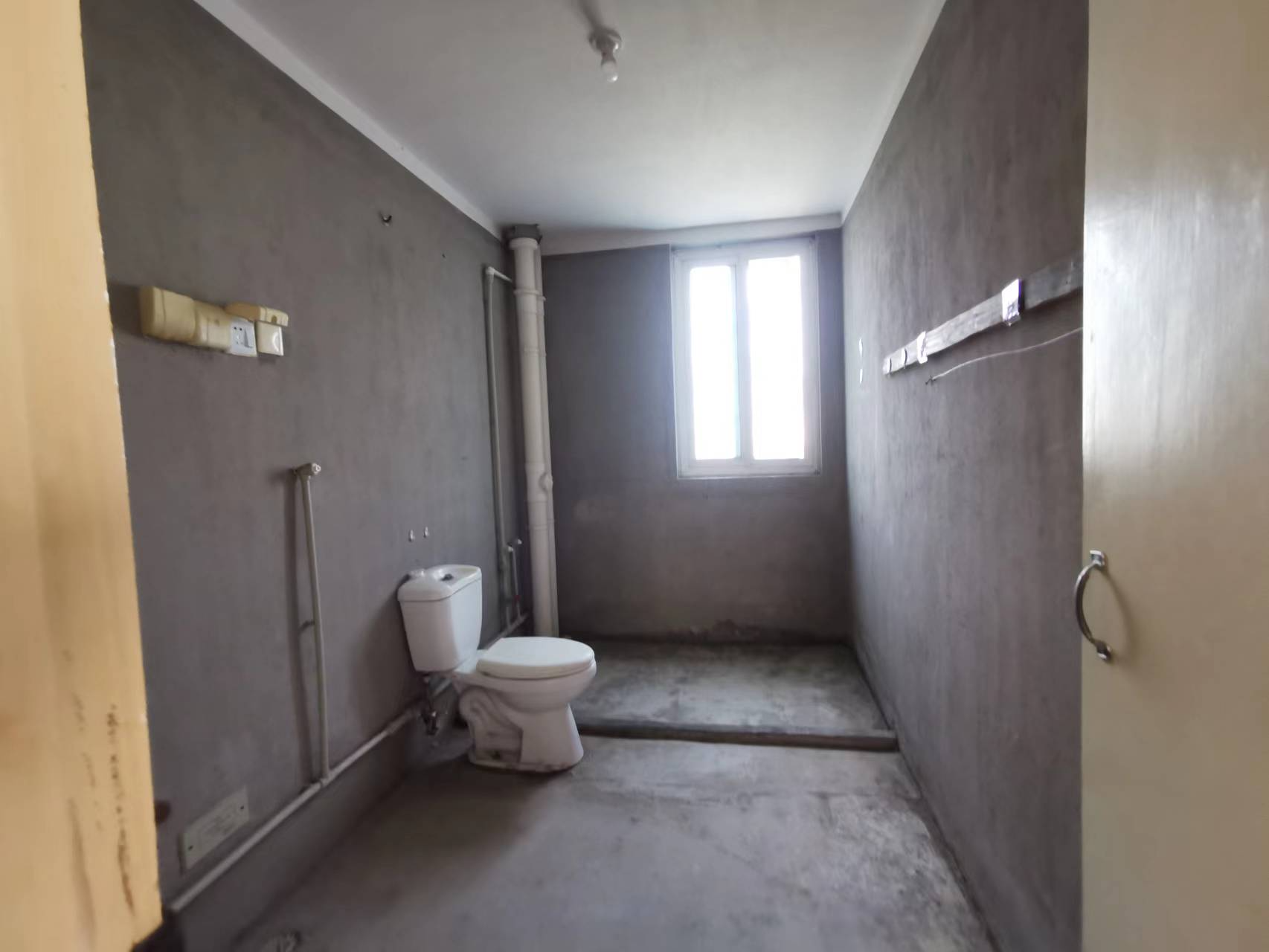 景和花苑 3室2厅1卫 125m&sup2;