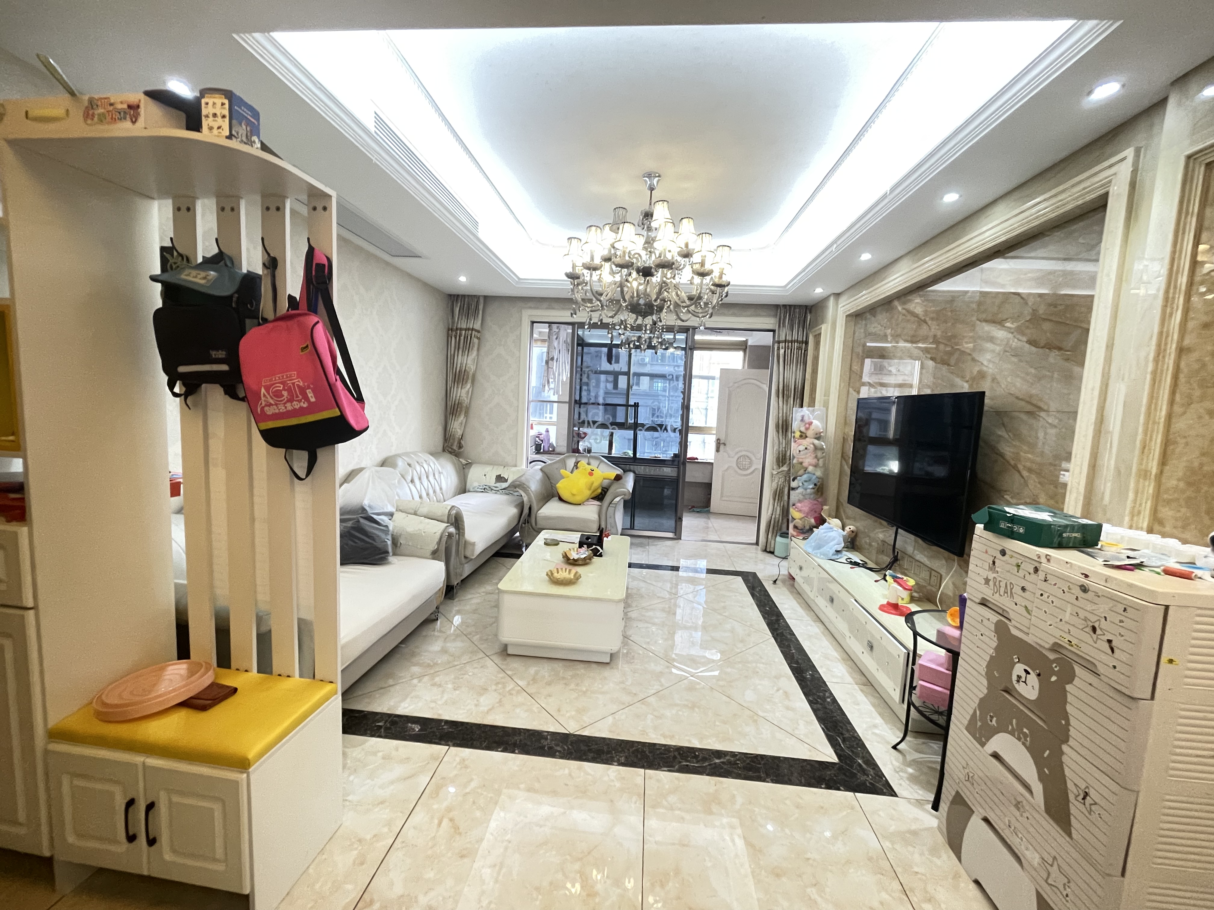 恒盛豪庭 3室2厅2卫 130m²