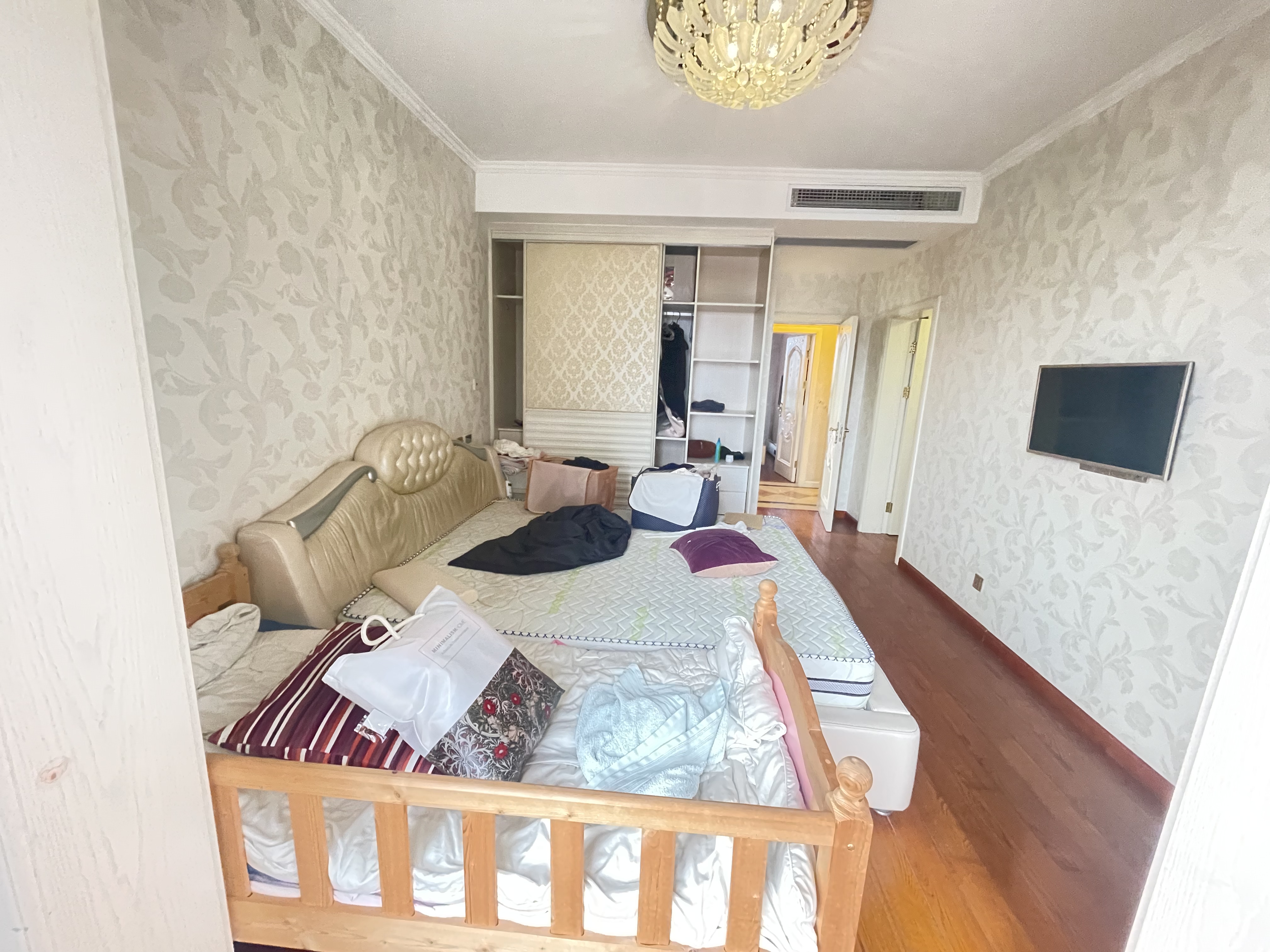 恒盛豪庭 3室2厅2卫 130m&sup2;