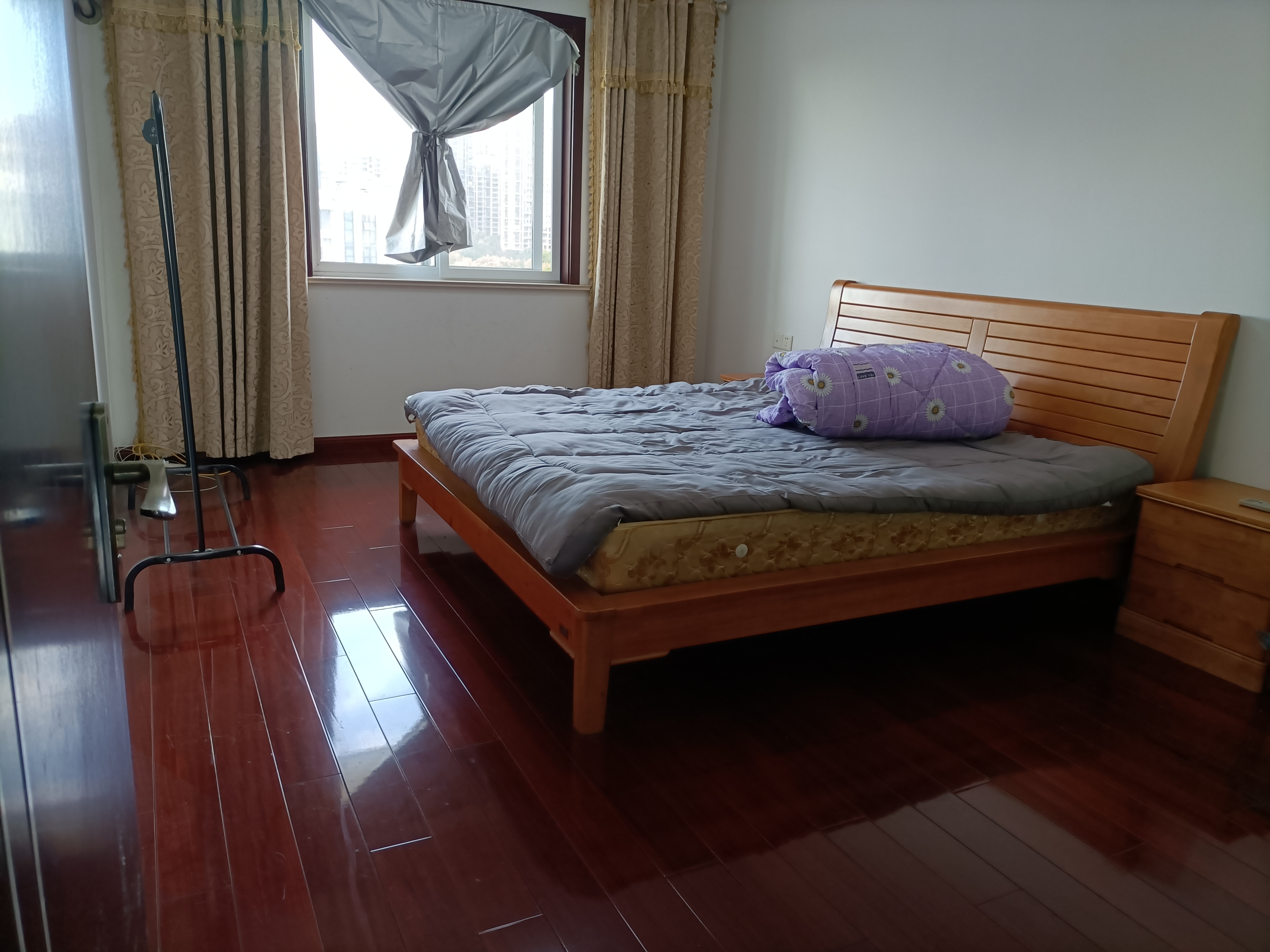 城山家园 5室2厅2卫 200.00m&sup2;