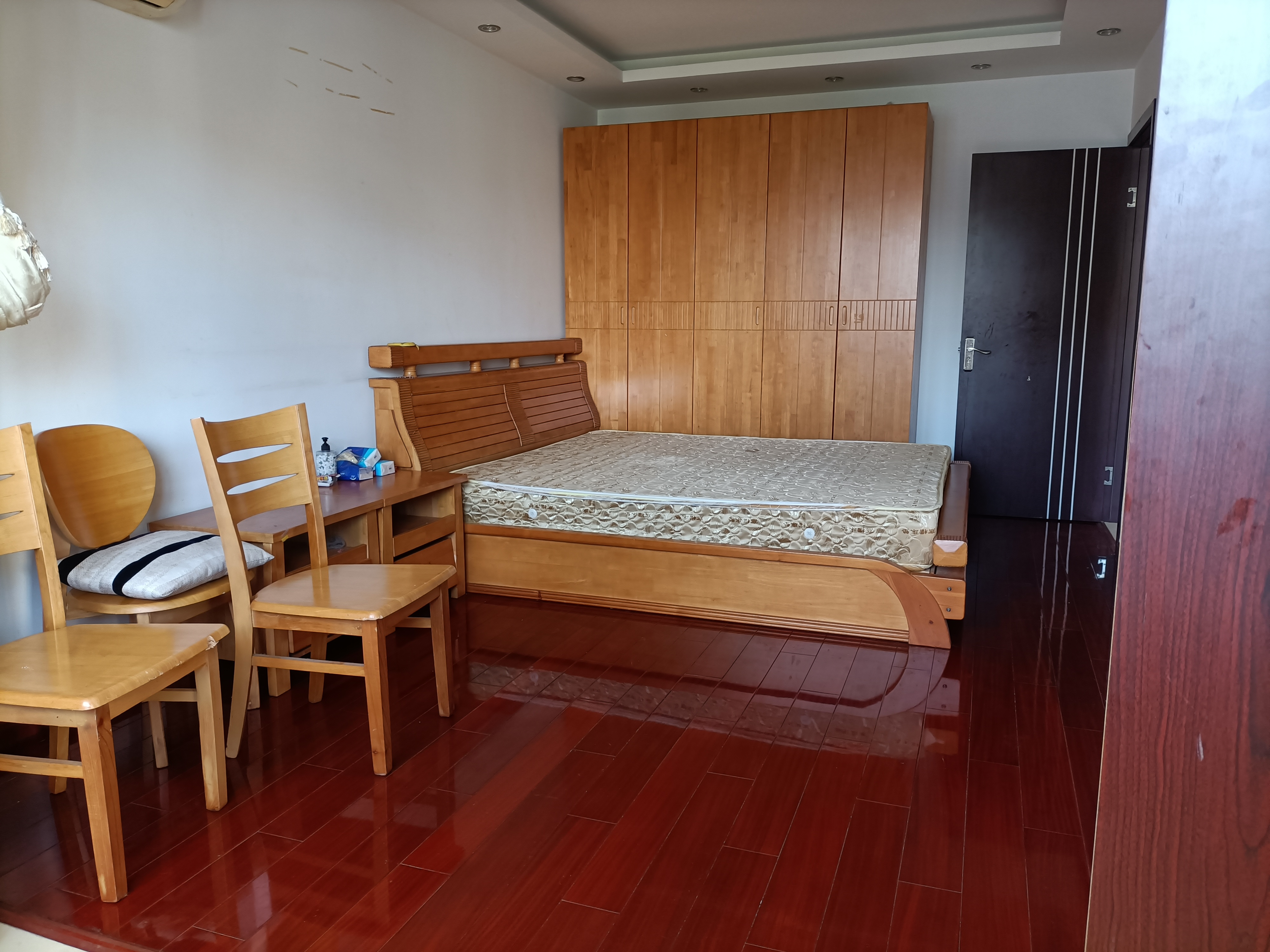 城山家园 5室2厅2卫 200.00m&sup2;
