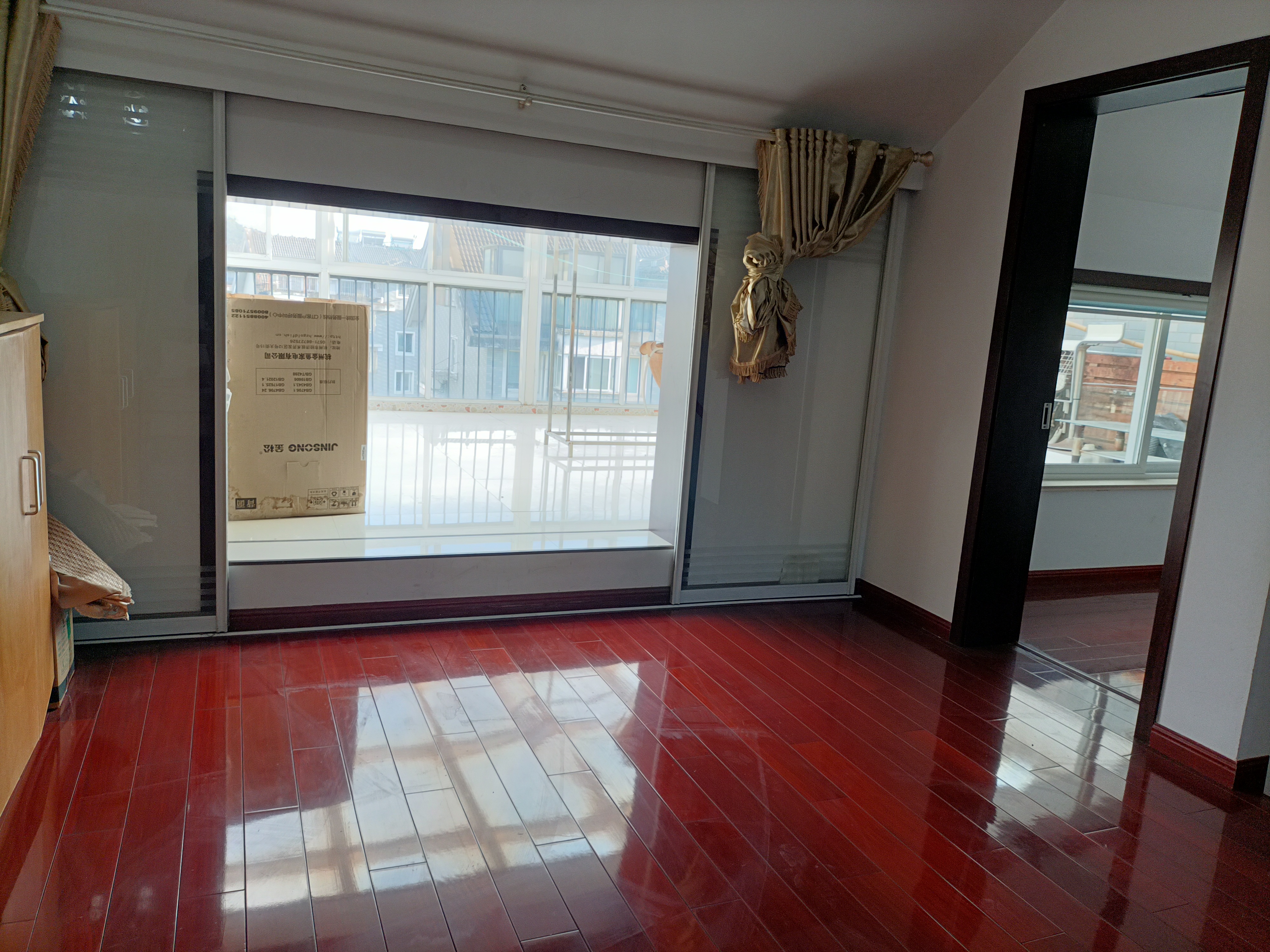 城山家园 5室2厅2卫 200.00m&sup2;