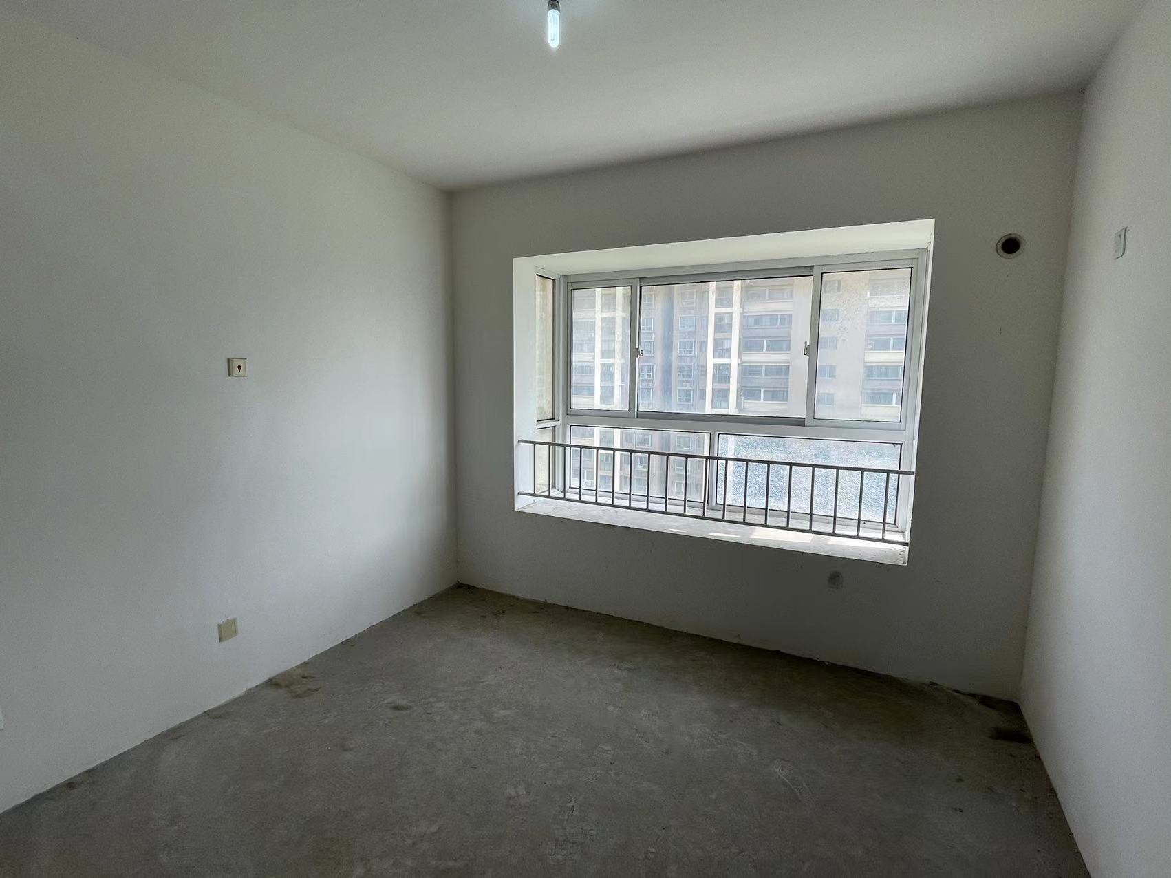 尚海城 5室2厅2卫 150m&sup2;