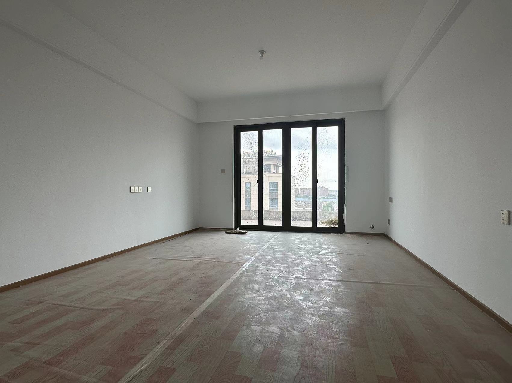 上悦城 4室2厅2卫 143.46m&sup2;