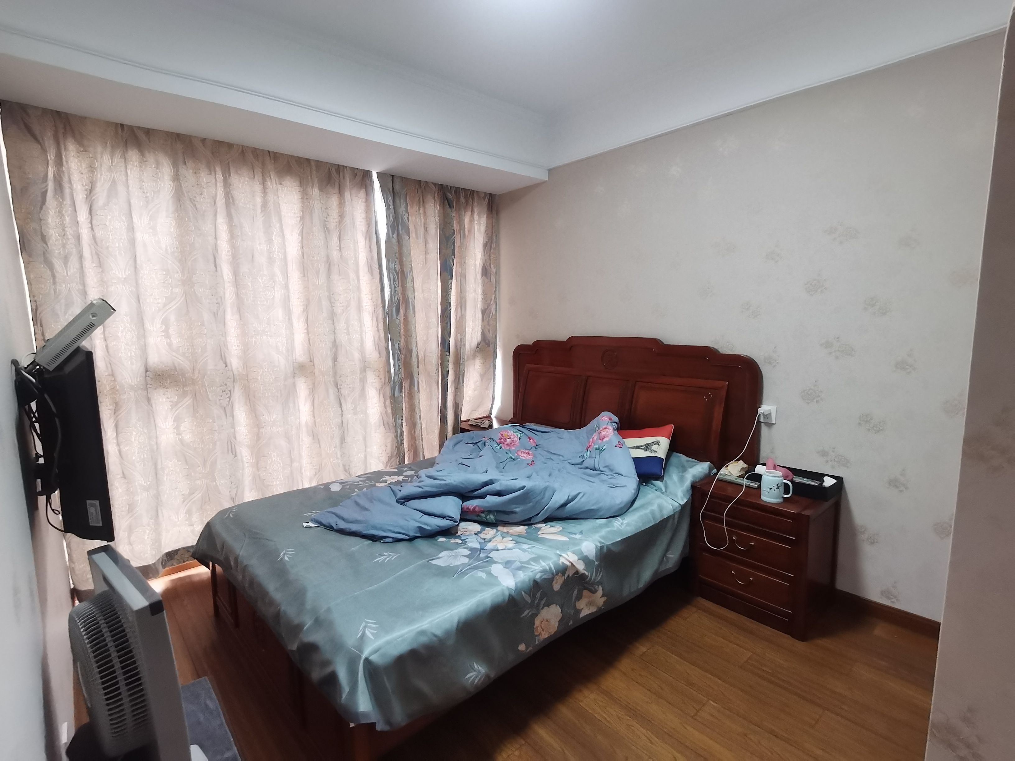 华强城 3室2厅2卫 116m&sup2;