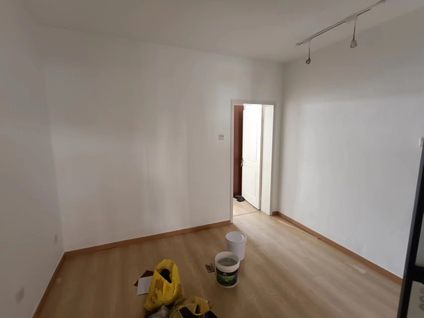 人民中路128号院 1室1厅1卫 43m&sup2;