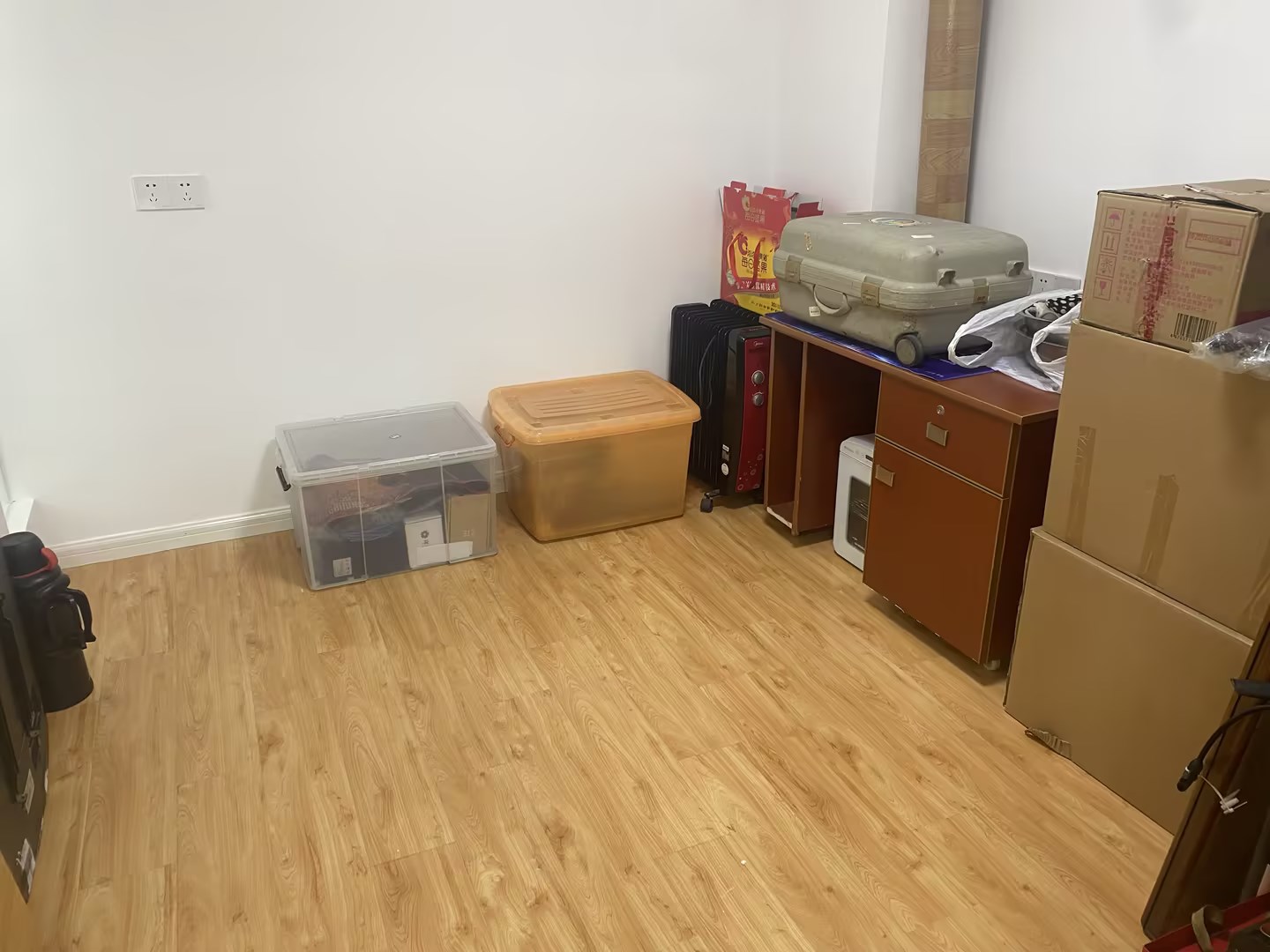 中港银座 3室1厅2卫 65m&sup2;