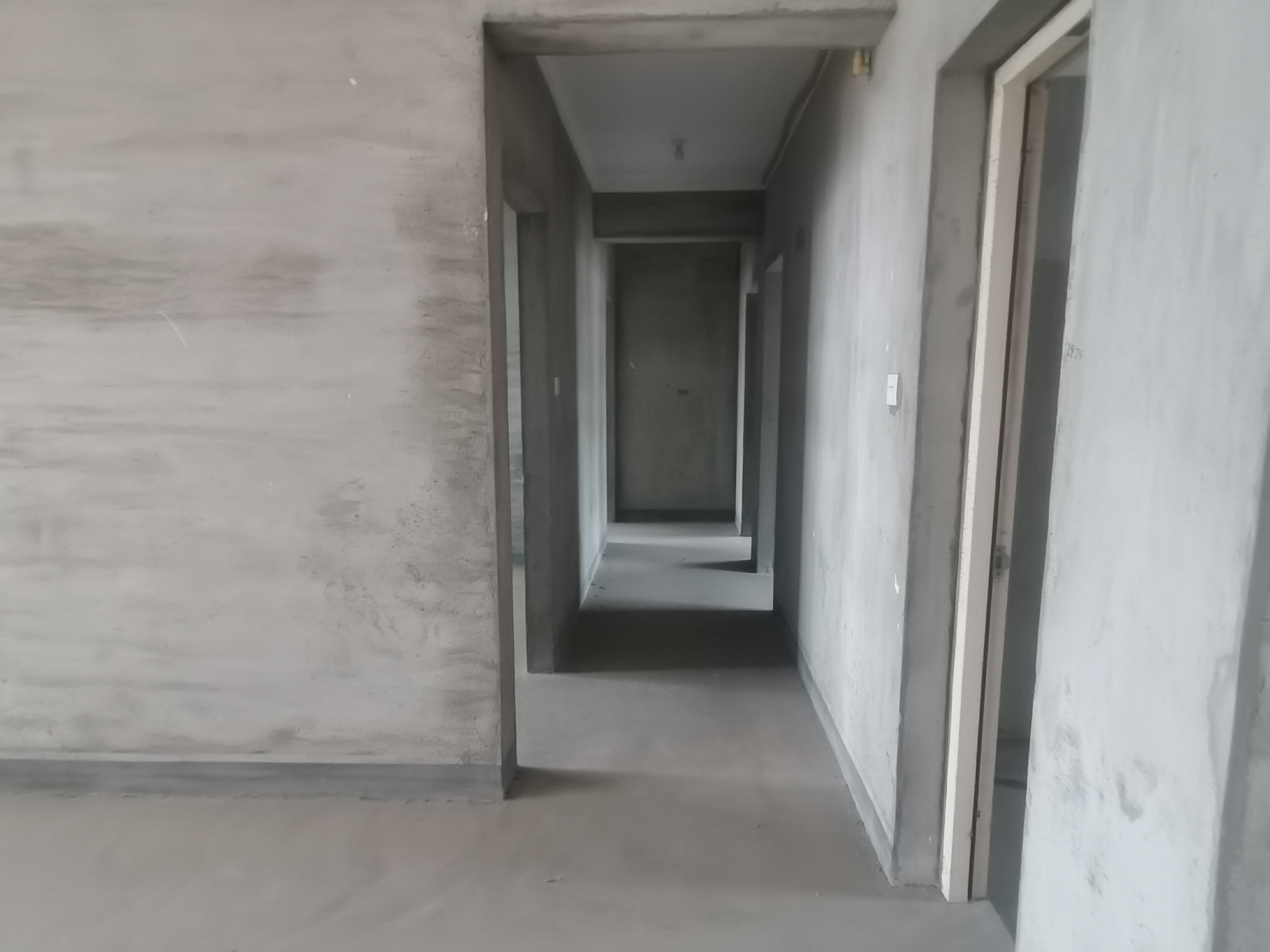 华强城三期 5室0厅2卫 124.00m²