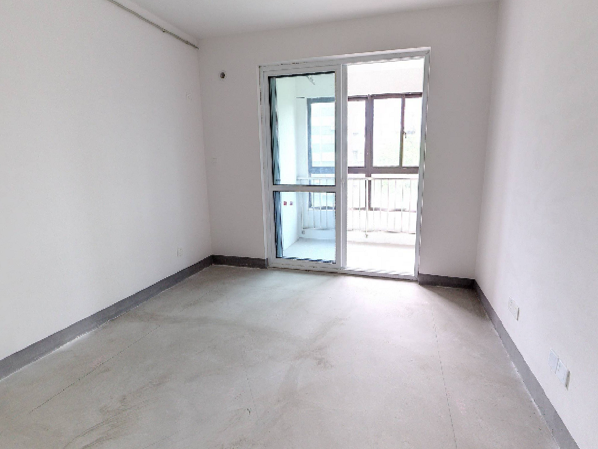 山芝庄新苑 3室2厅2卫 93.00m&sup2;