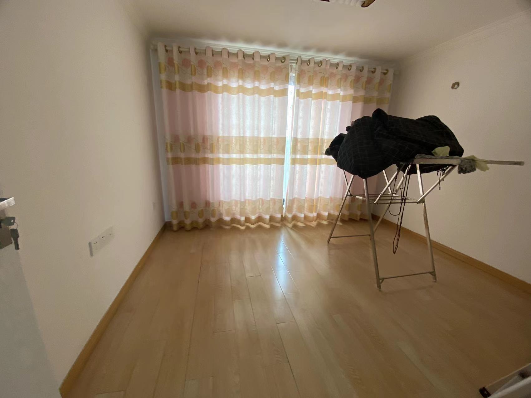 金和家园 4室2厅1卫 156m&sup2;