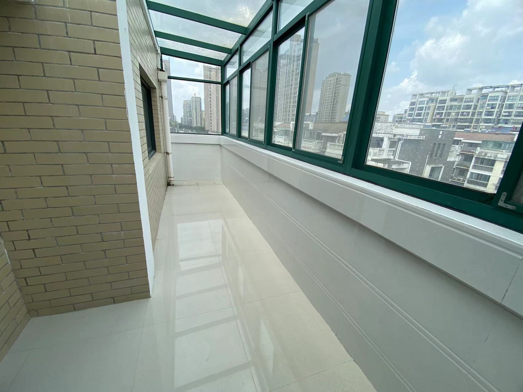 金和家园 4室2厅1卫 156m&sup2;