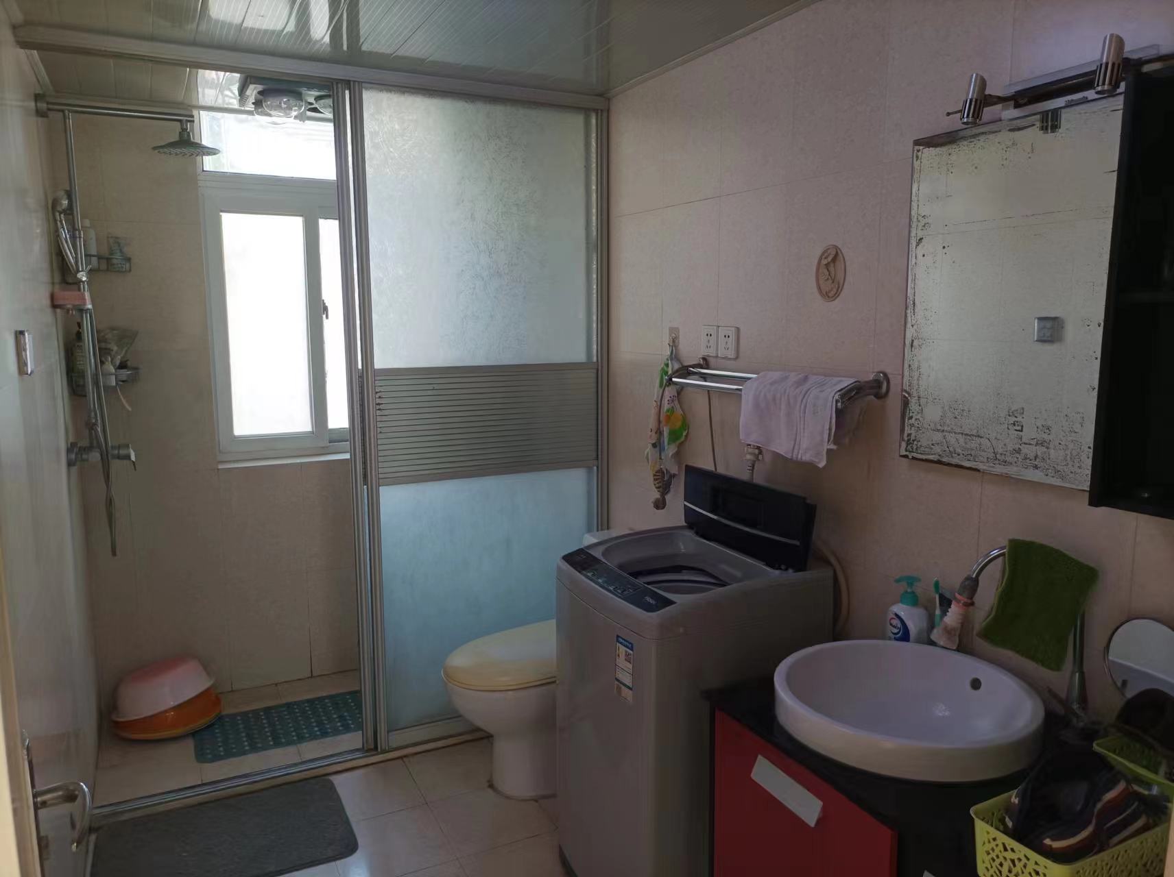 滨河东城 3室2厅1卫 130m&sup2;